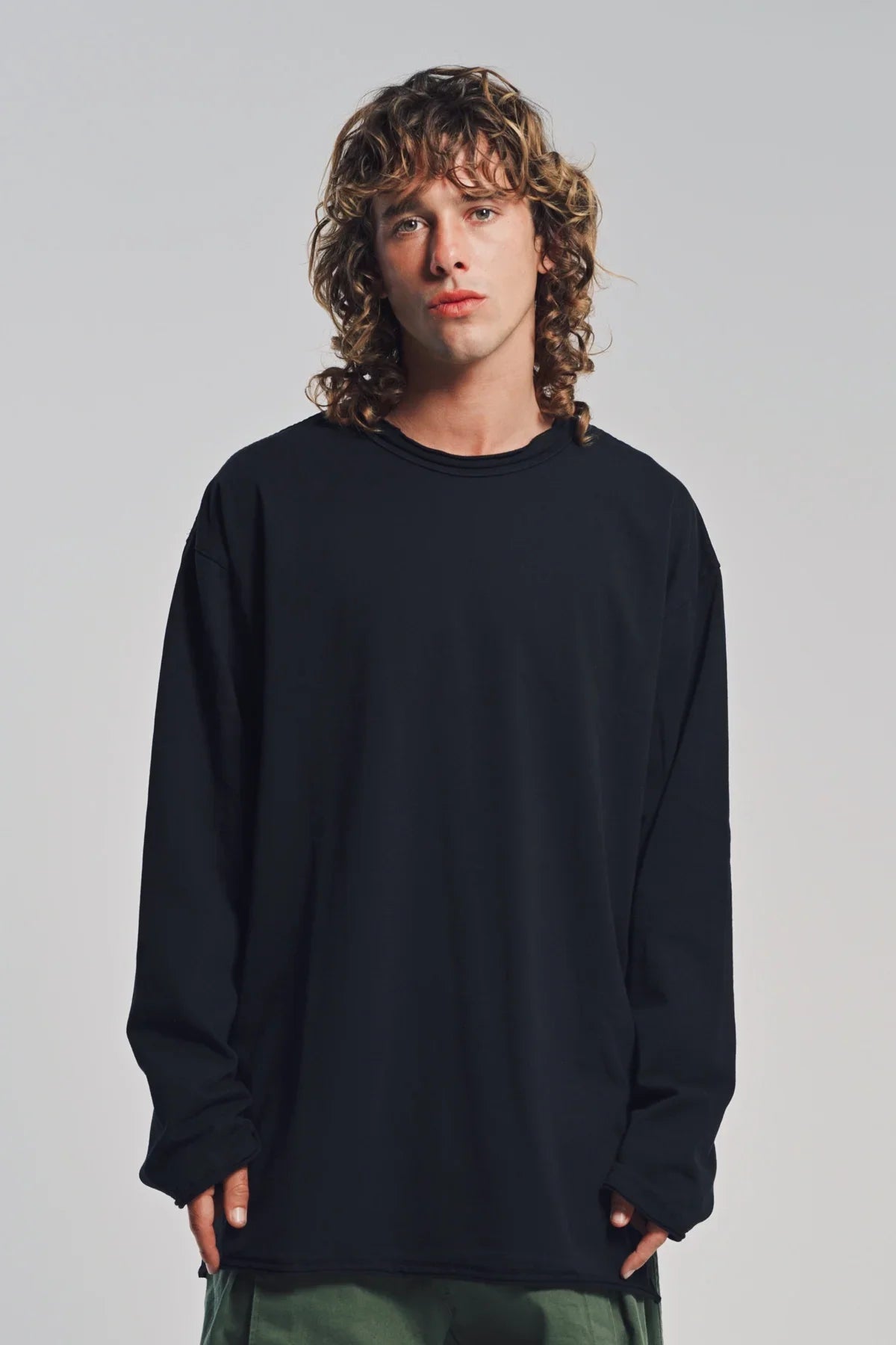 AUBERO | ROLLED TRIM LONG SLEEVE T-SHIRT