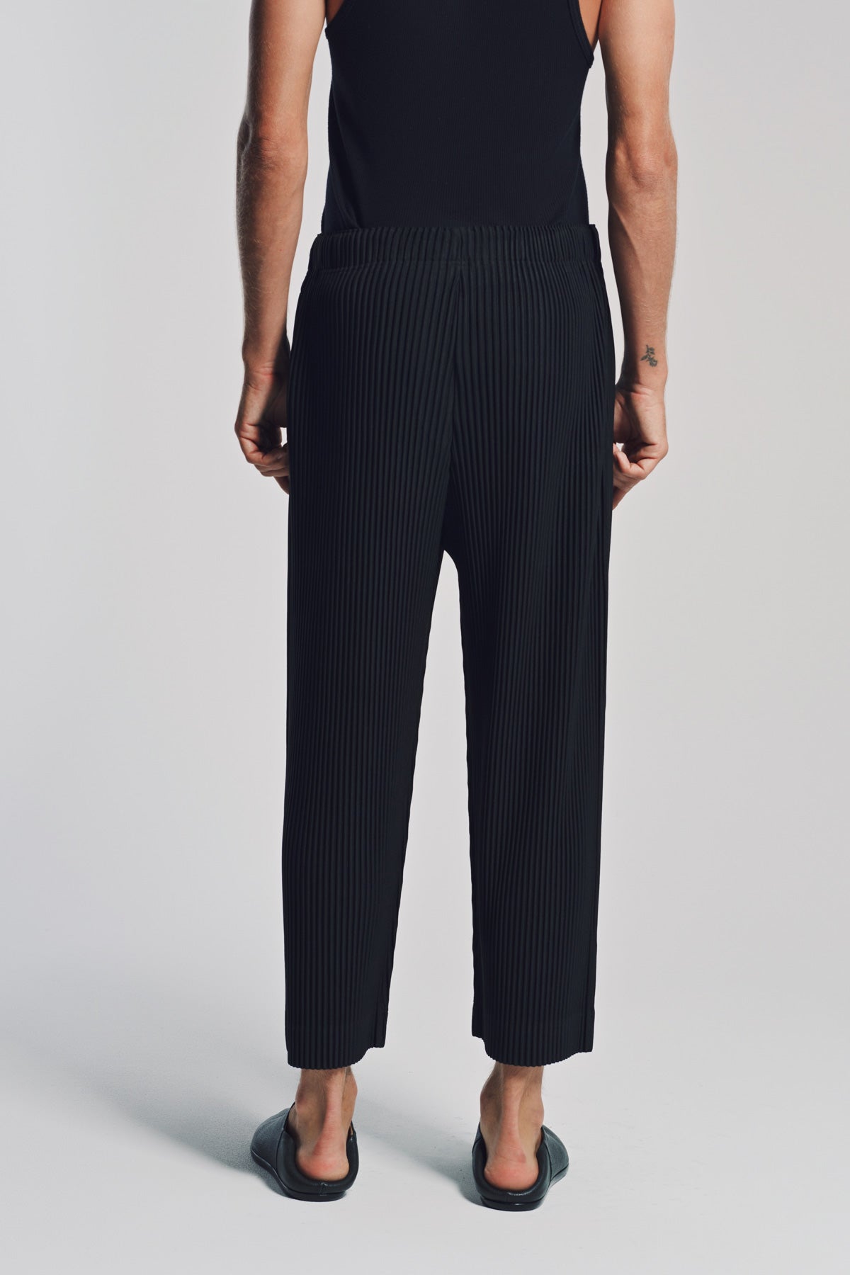 HOMME PLISSÉ ISSEY MIYAKE | PLEATED PANTS