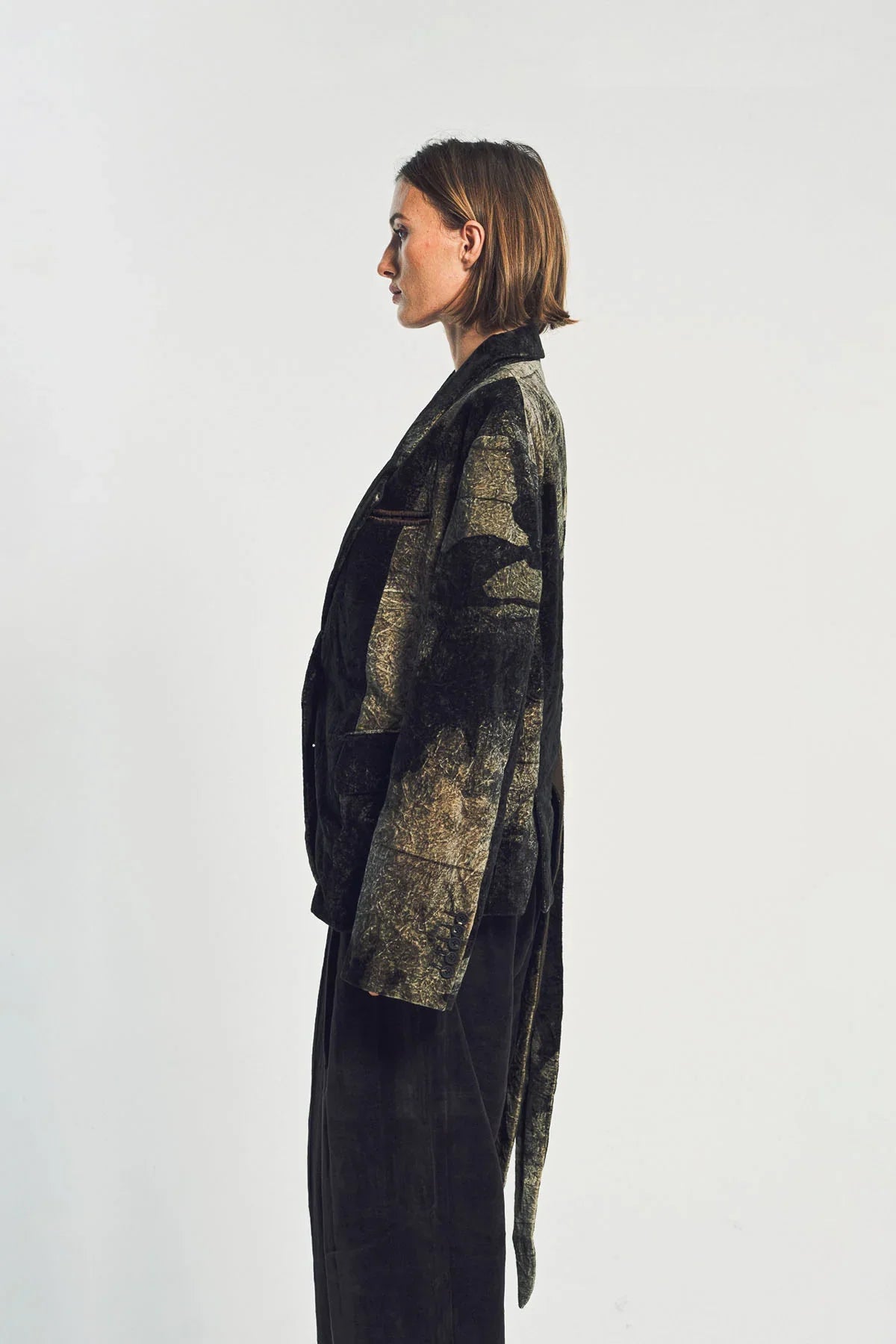 ZIGGY CHEN | CROP 2-BUTTON BLAZER