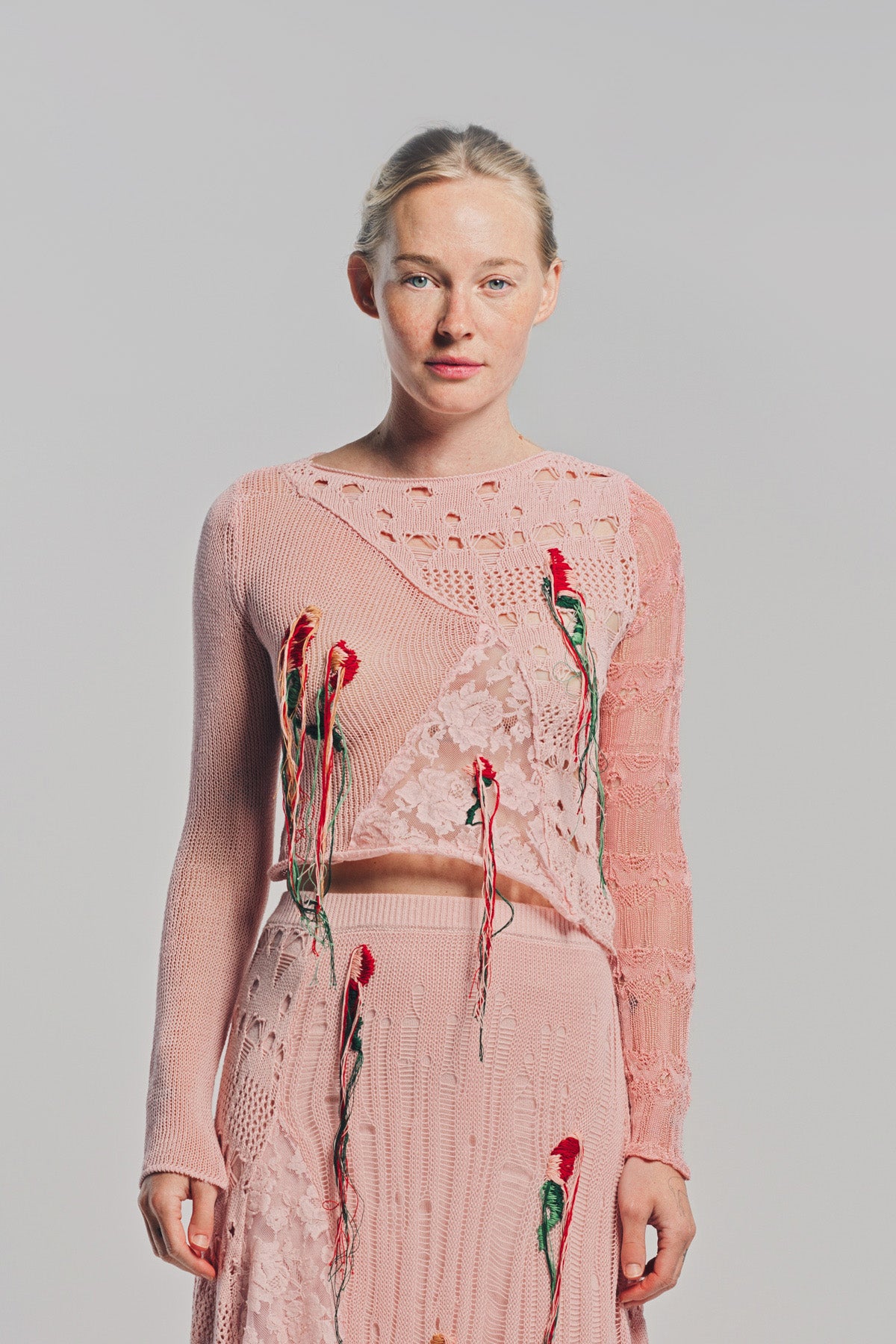 CAROLINE HU | FLORAL EMBROIDERED LONG SLEEVE TOP