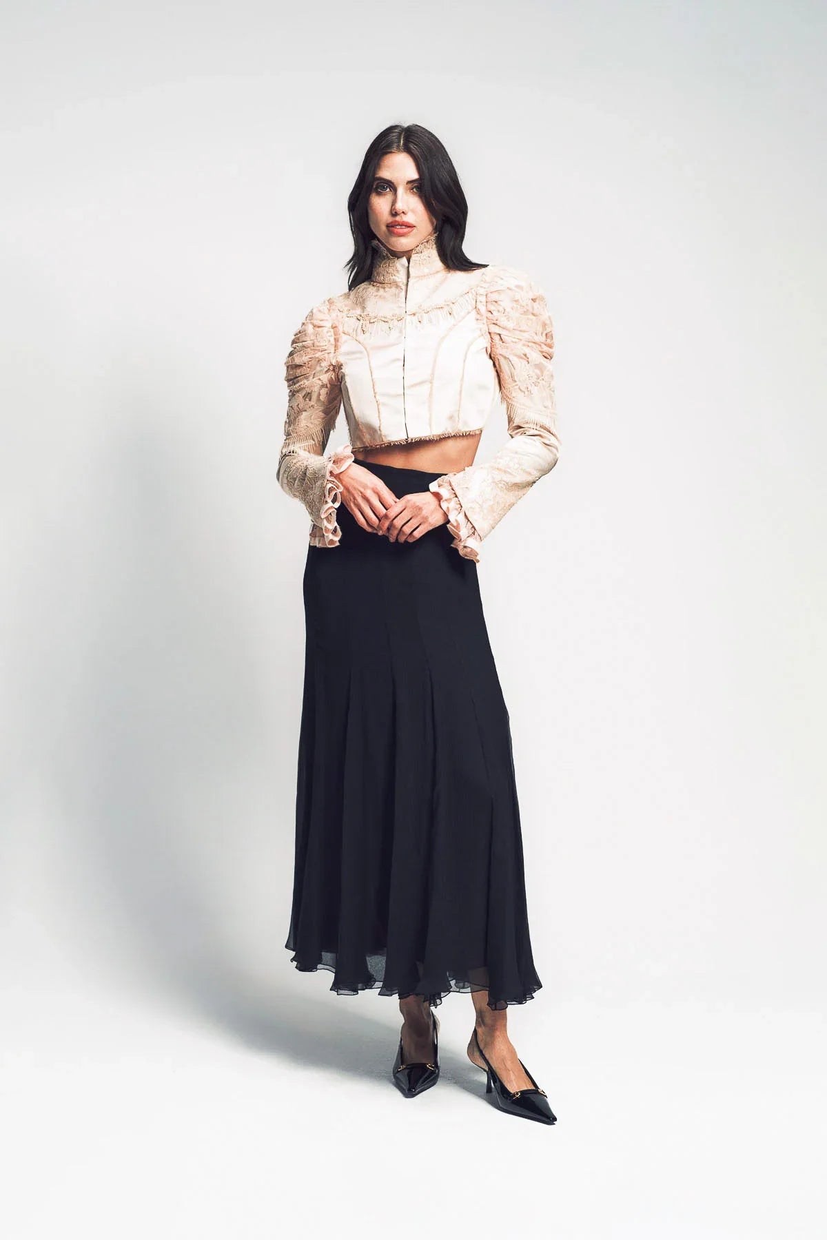 CHLOÉ | CROPPED FITTED JACKET IN SILK DUCHESS SATIN & LACE