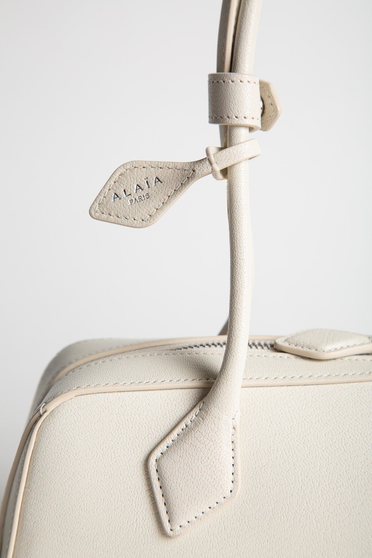 ALAÏA | LE TECKEL MEDIUM BAG IN GOATSKIN
