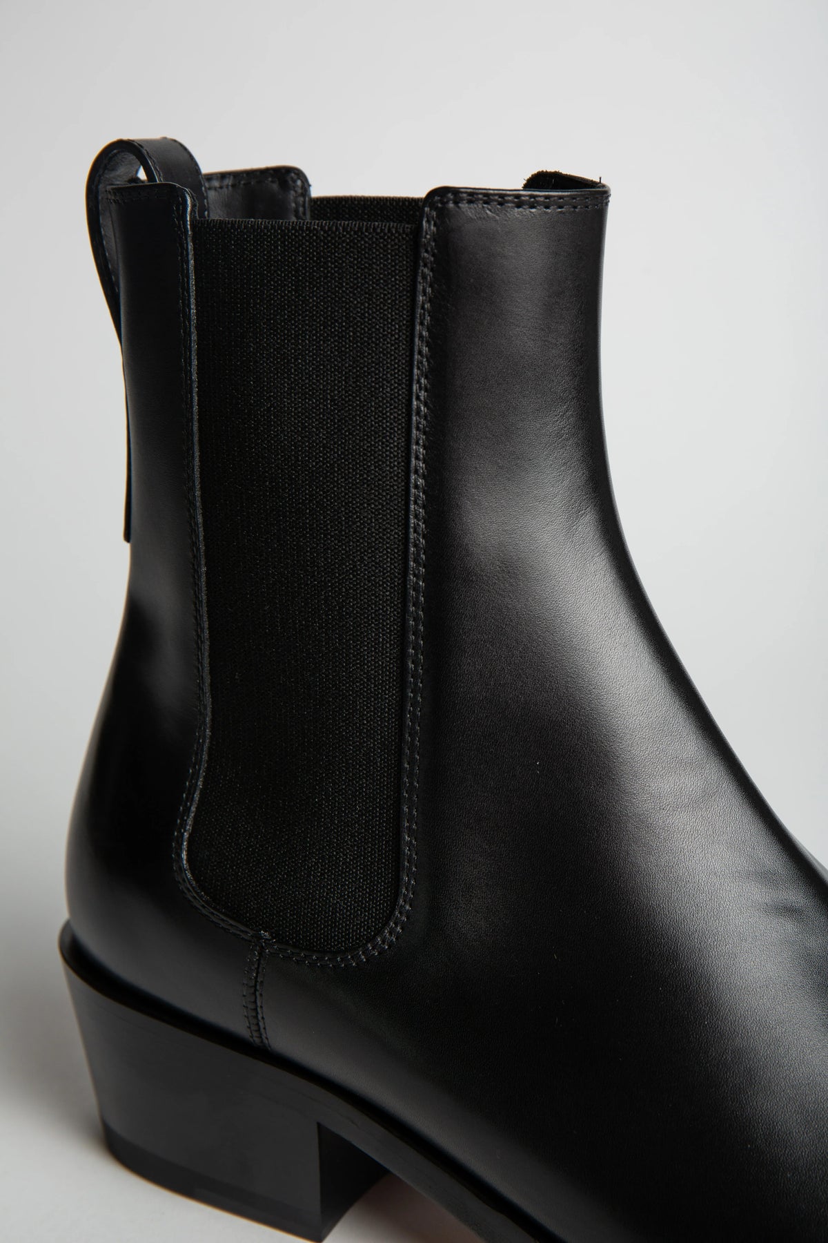 TOM FORD | BURNISHED LEATHER CHELSEA BOOTS