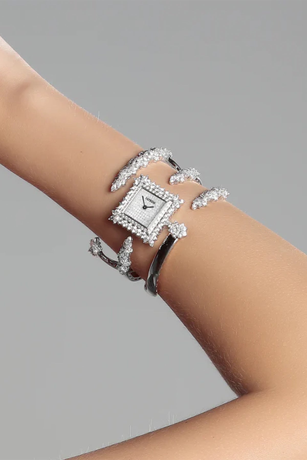 YEPREM | Y-MOMENTO DIAMOND WATCH