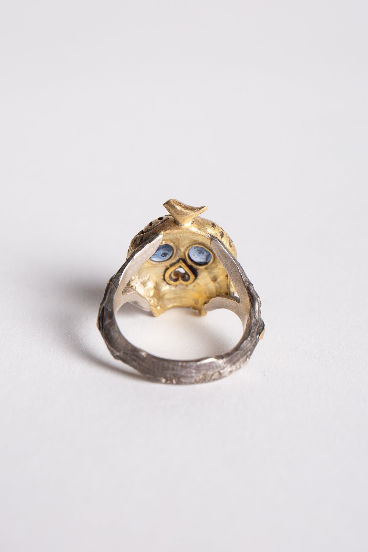 MELINDA RISK | EMBROIDERED SKULL DIAMOND & SAPPHIRE RING