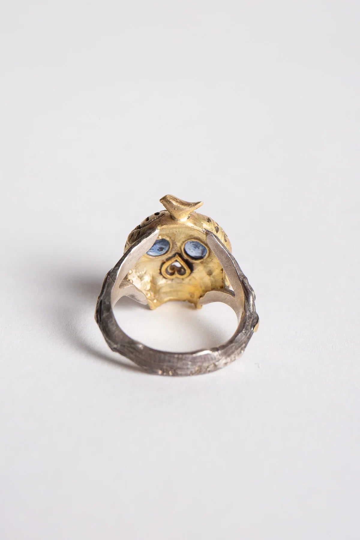MELINDA RISK | EMBROIDERED SKULL DIAMOND & SAPPHIRE RING