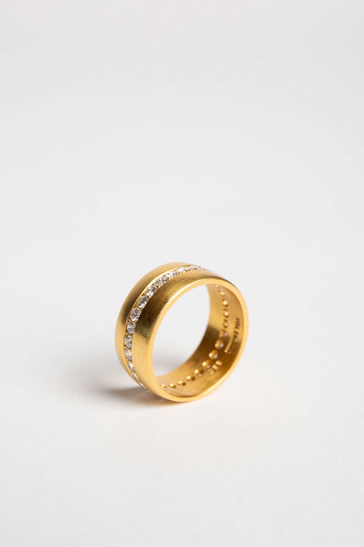 ELI HALILI | YELLOW GOLD & DIAMOND BAND RING