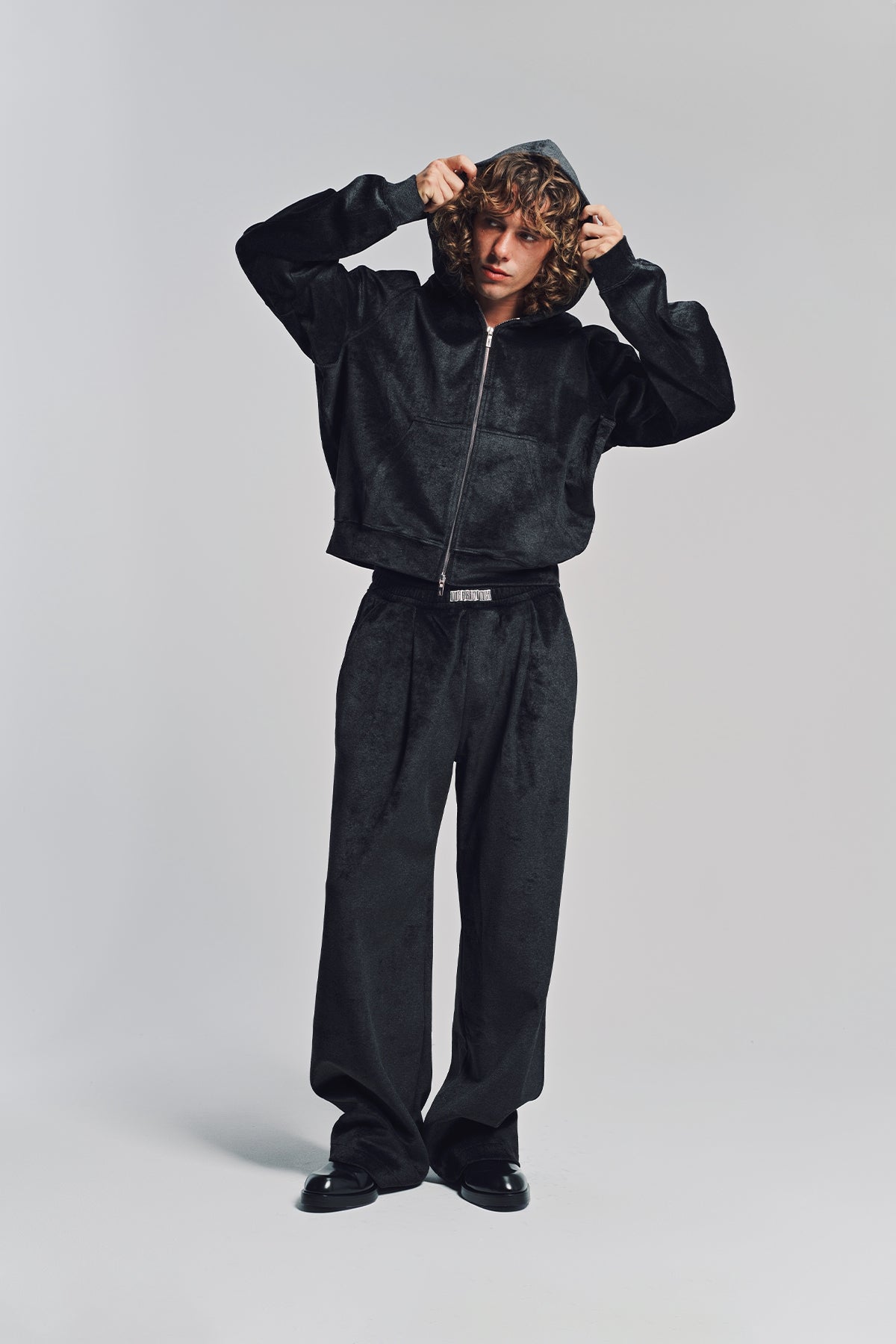 LOUIS GABRIEL NOUCHI | VELVET SWEATSHIRT