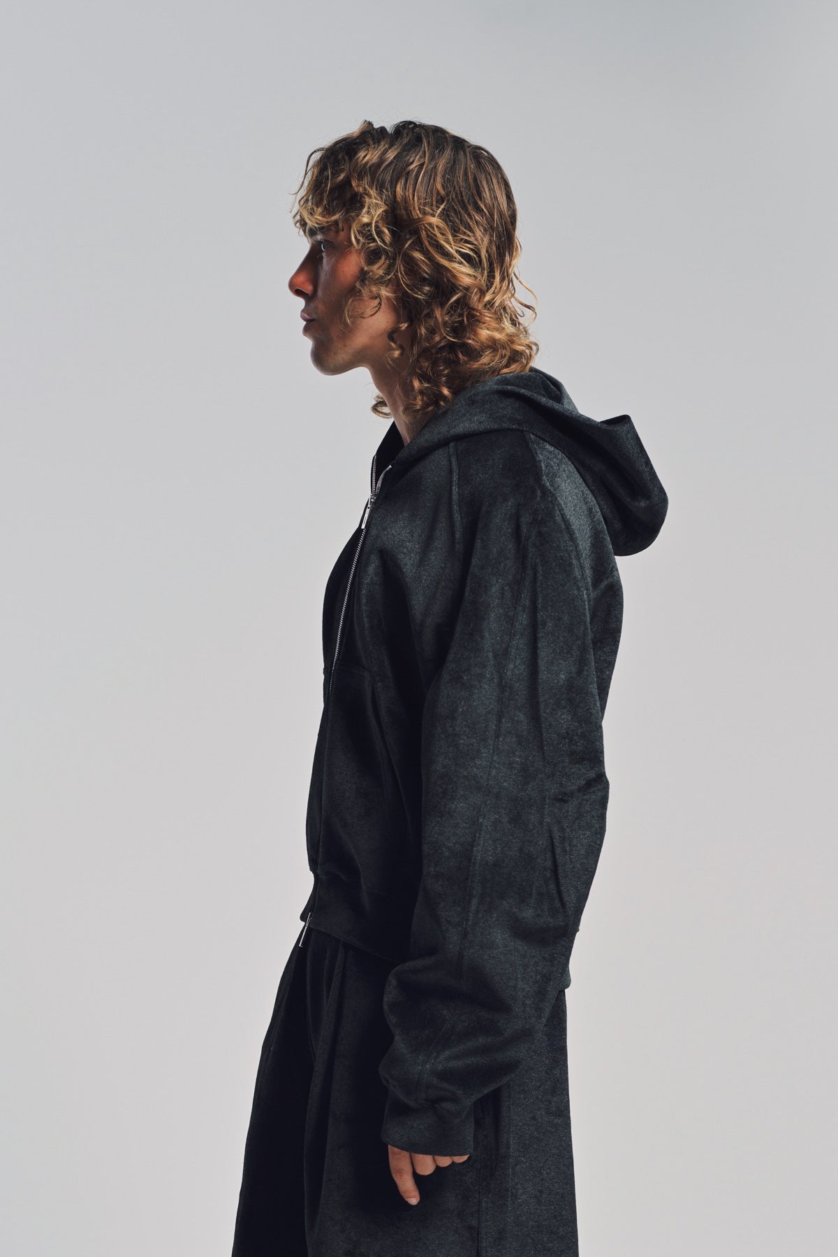 LOUIS GABRIEL NOUCHI | VELVET SWEATSHIRT