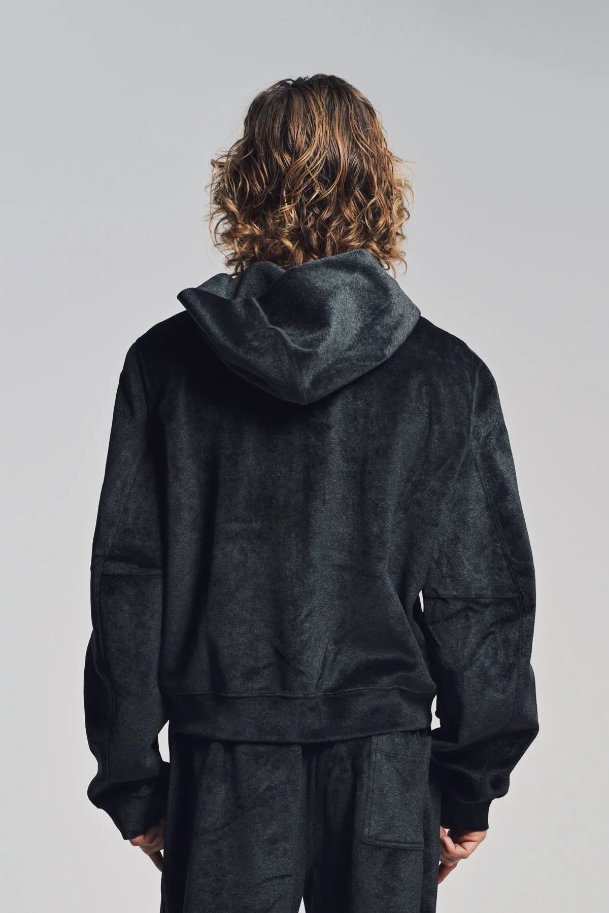 LOUIS GABRIEL NOUCHI | VELVET SWEATSHIRT