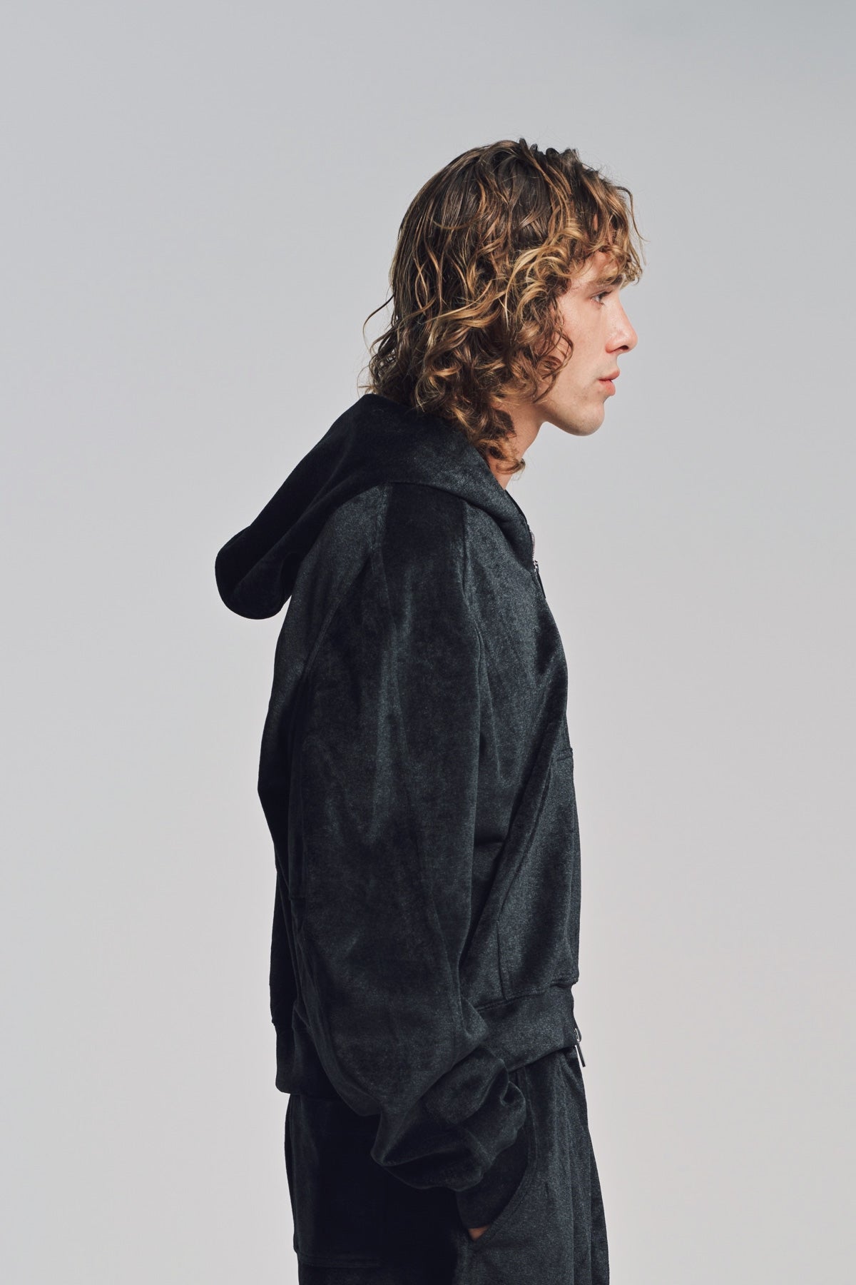 LOUIS GABRIEL NOUCHI | VELVET SWEATSHIRT