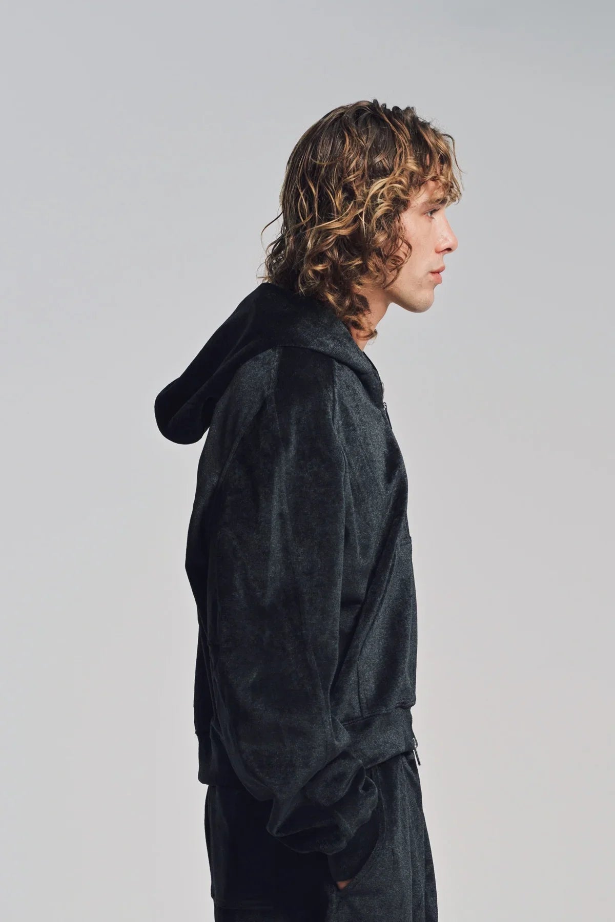 LOUIS GABRIEL NOUCHI | VELVET SWEATSHIRT