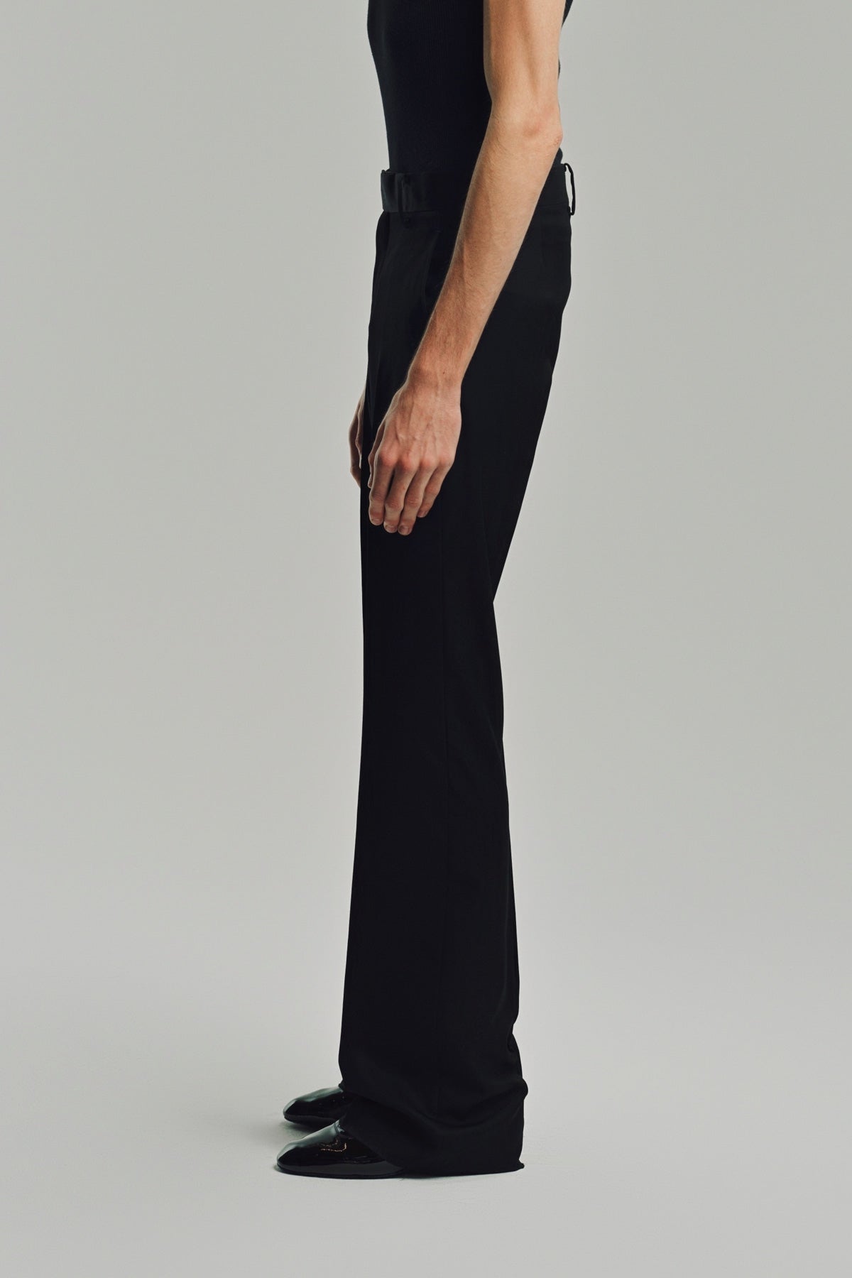 KYOSUKE KUNIMOTO | NOIR FLAT FRONT PANTS