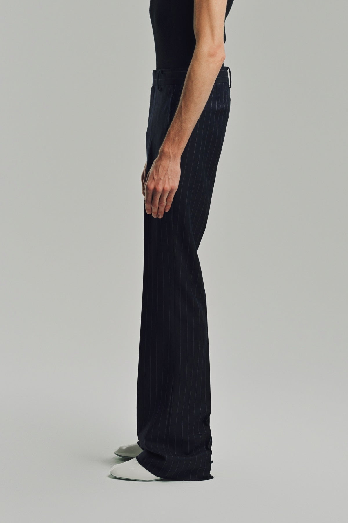 KYOSUKE KUNIMOTO | NAVY FLAT FRONT PANTS