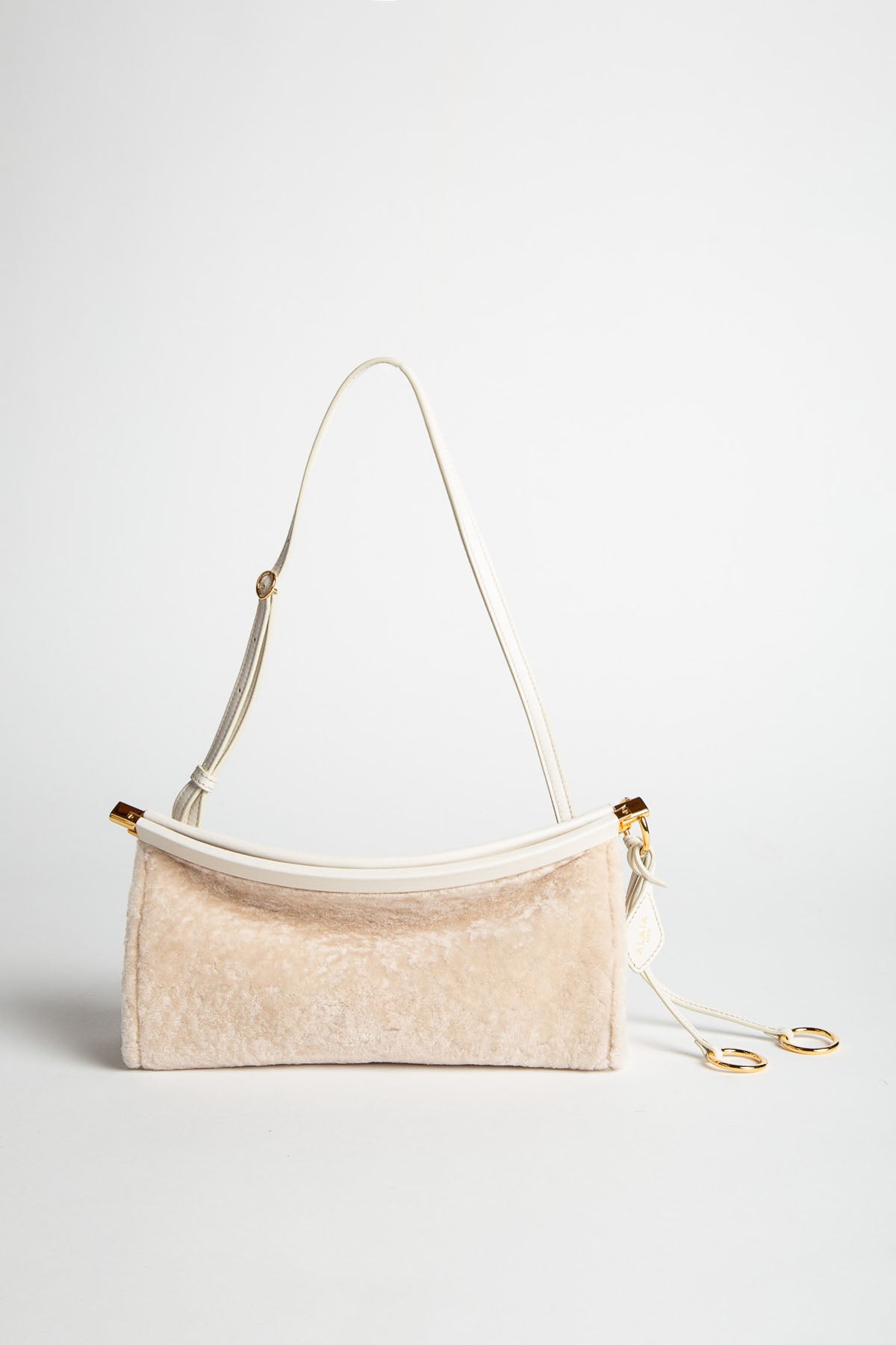 ALAÏA | LE CLICK EAST WEST SMALL BAG IN SHAVED SHEARLING