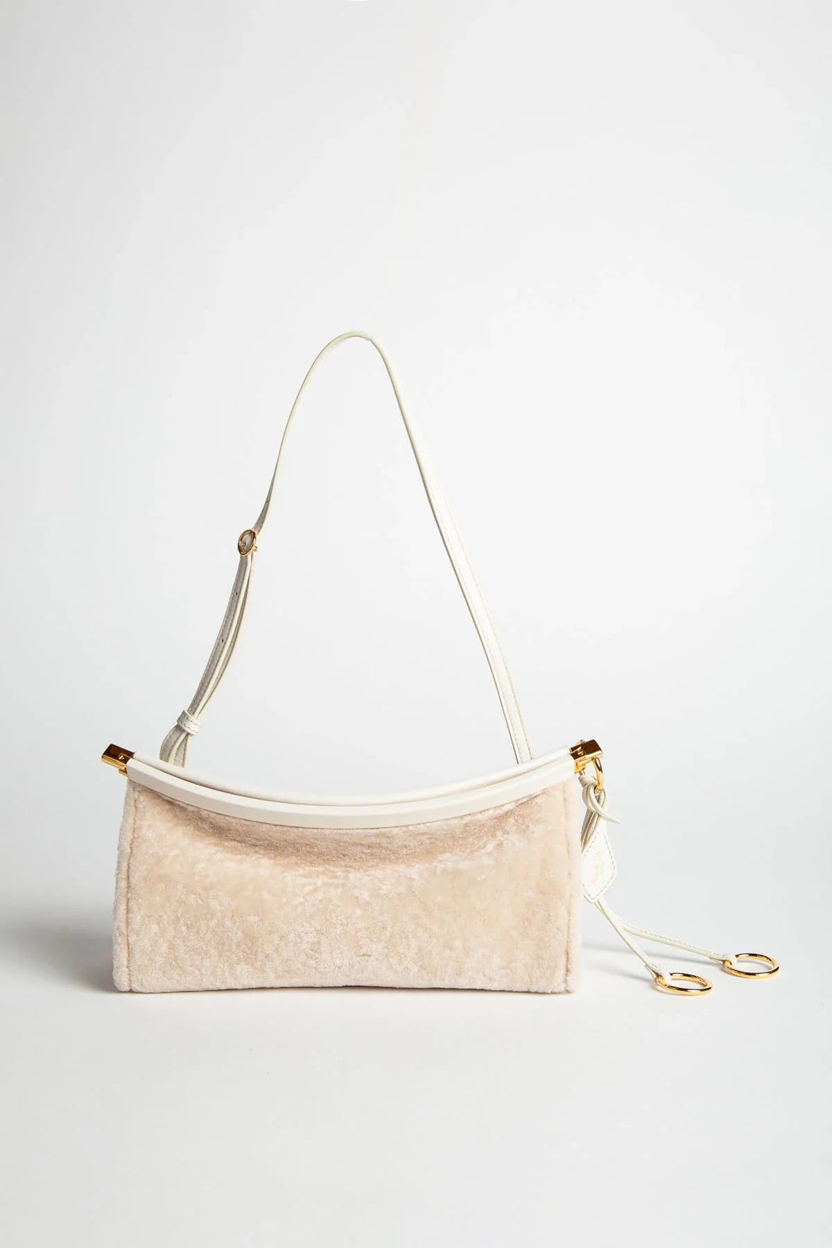 ALAÏA | LE CLICK EAST WEST SMALL BAG IN SHAVED SHEARLING