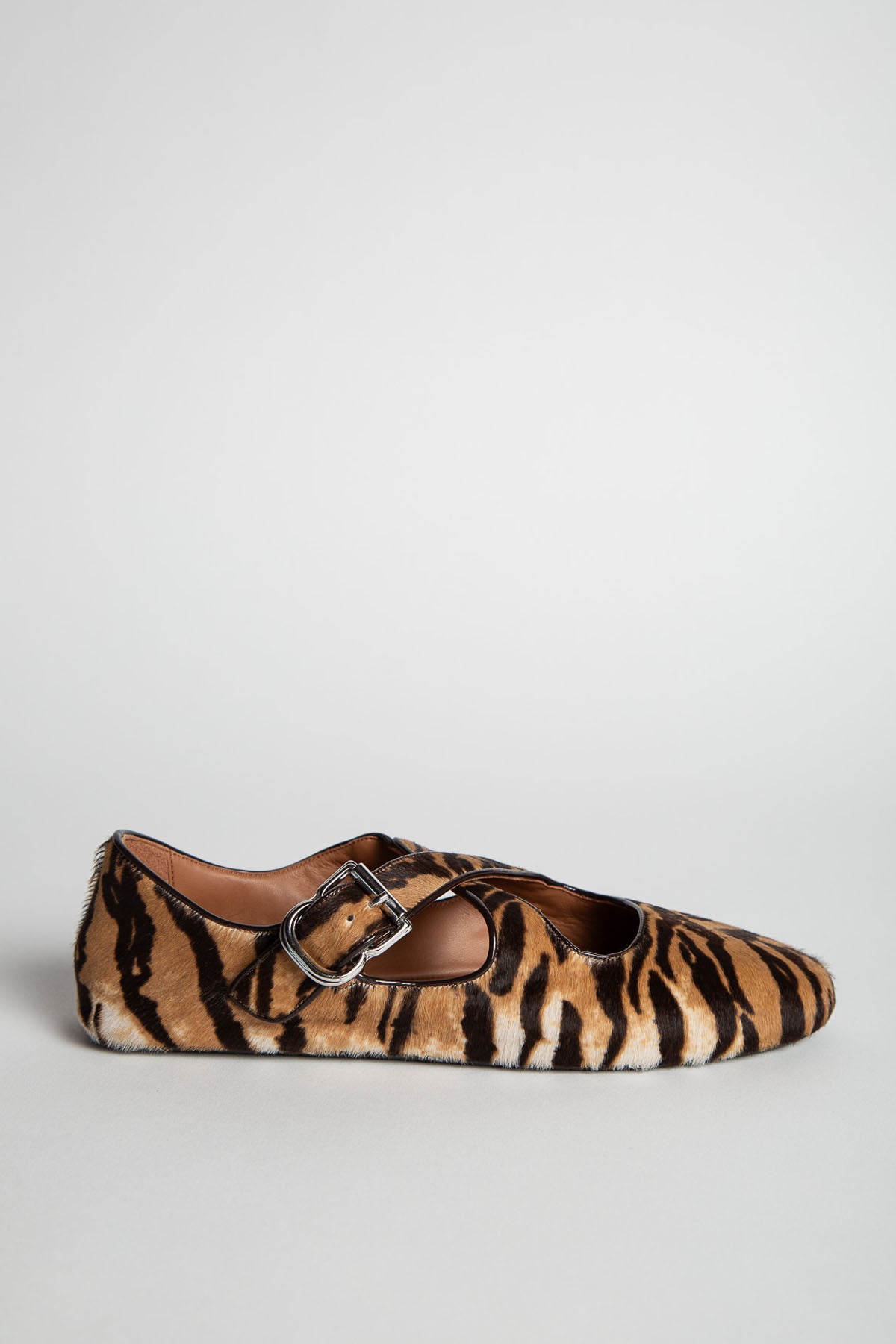 ALAÏA | CRISS CROSS BALLET FLATS IN HAIRCALF
