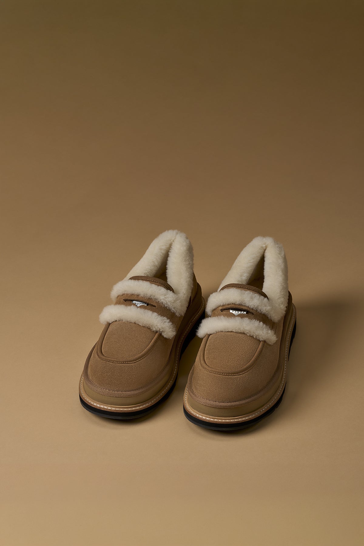 SACAI | WOMEN'S UGG LOAFERS