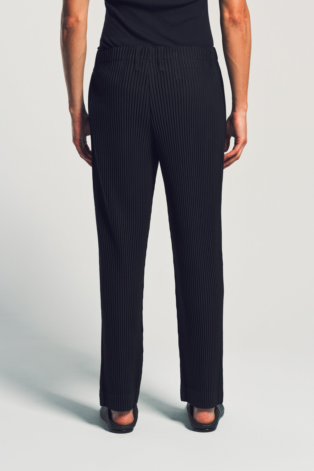HOMME PLISSÉ ISSEY MIYAKE | PLEATED PANTS