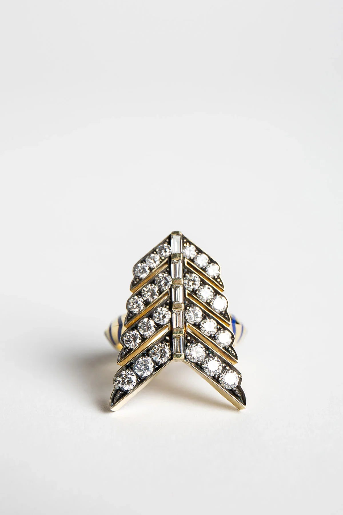 CIRCA 1700 | LOVE AND STRENGTH VICTORY RING