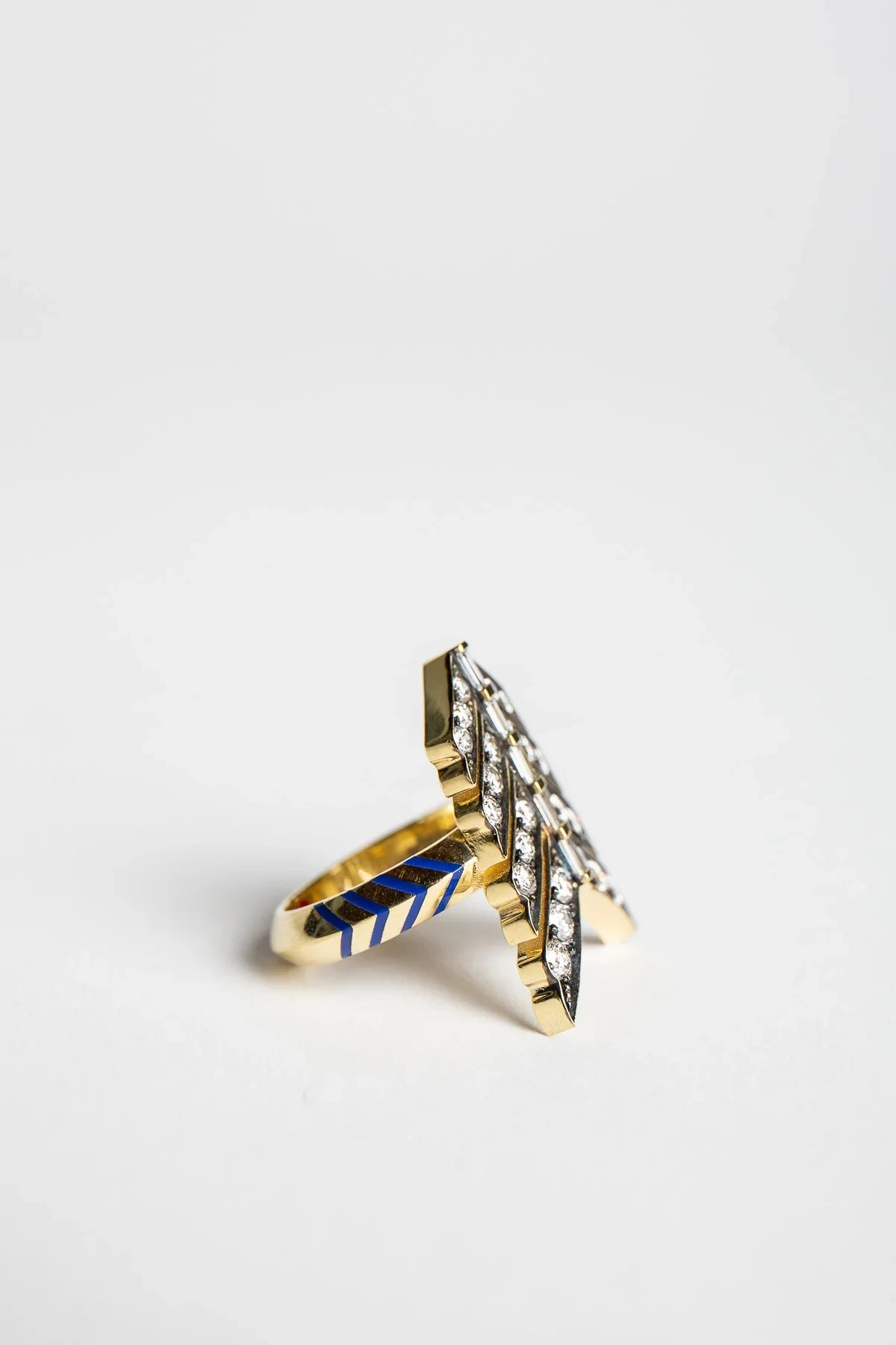 CIRCA 1700 | LOVE AND STRENGTH VICTORY RING