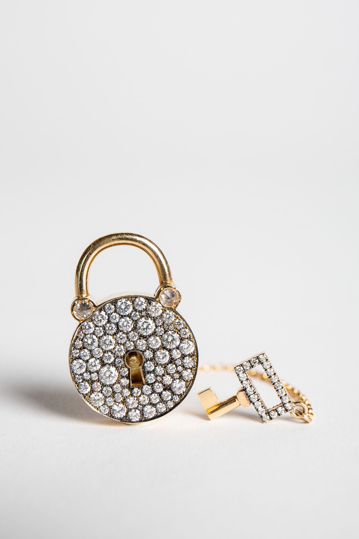 CIRCA 1700 | SQUARE PEG DIAMOND PADLOCK PENDANT