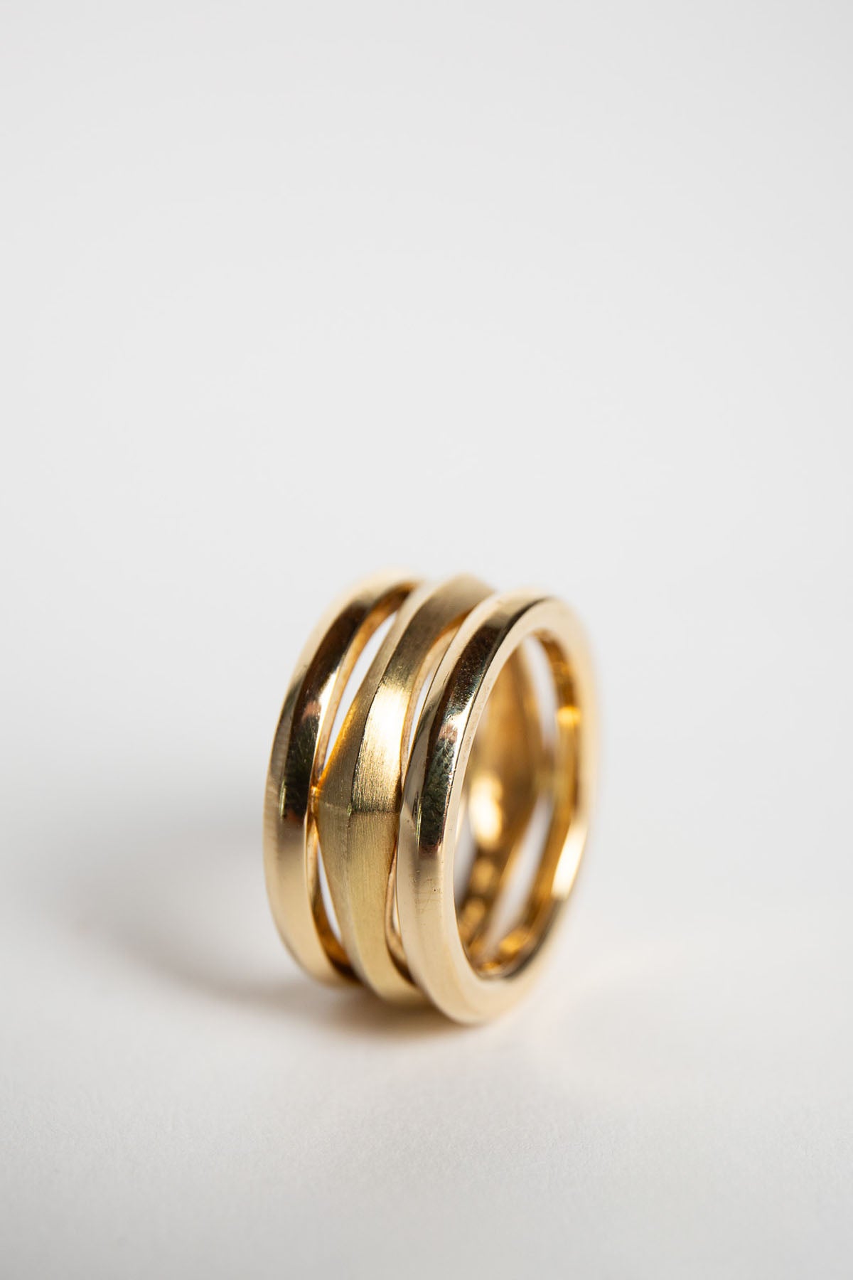 STEPHEN WEBSTER | 18K YELLOW GOLD 3 ROW MEDIUM RING