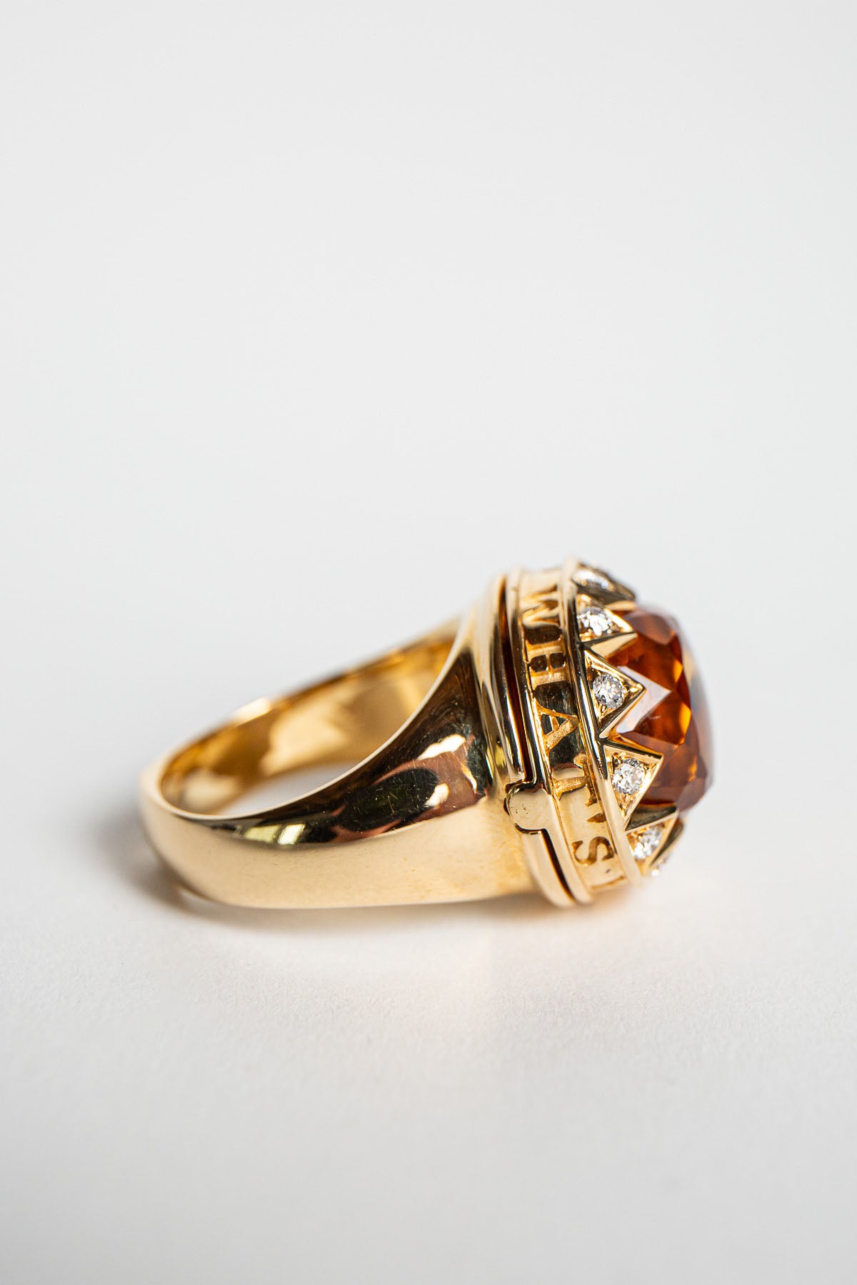 STEPHEN WEBSTER | 18K YELLOW GOLD POISON SKULL RING