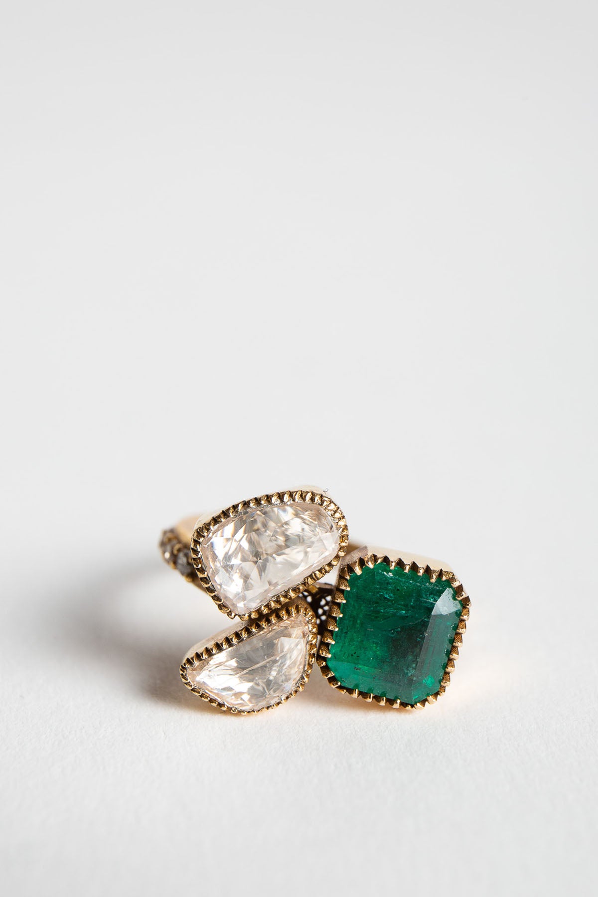 AMRAPALI LONDON | YELLOW GOLD EMERALD & DIAMOND RING