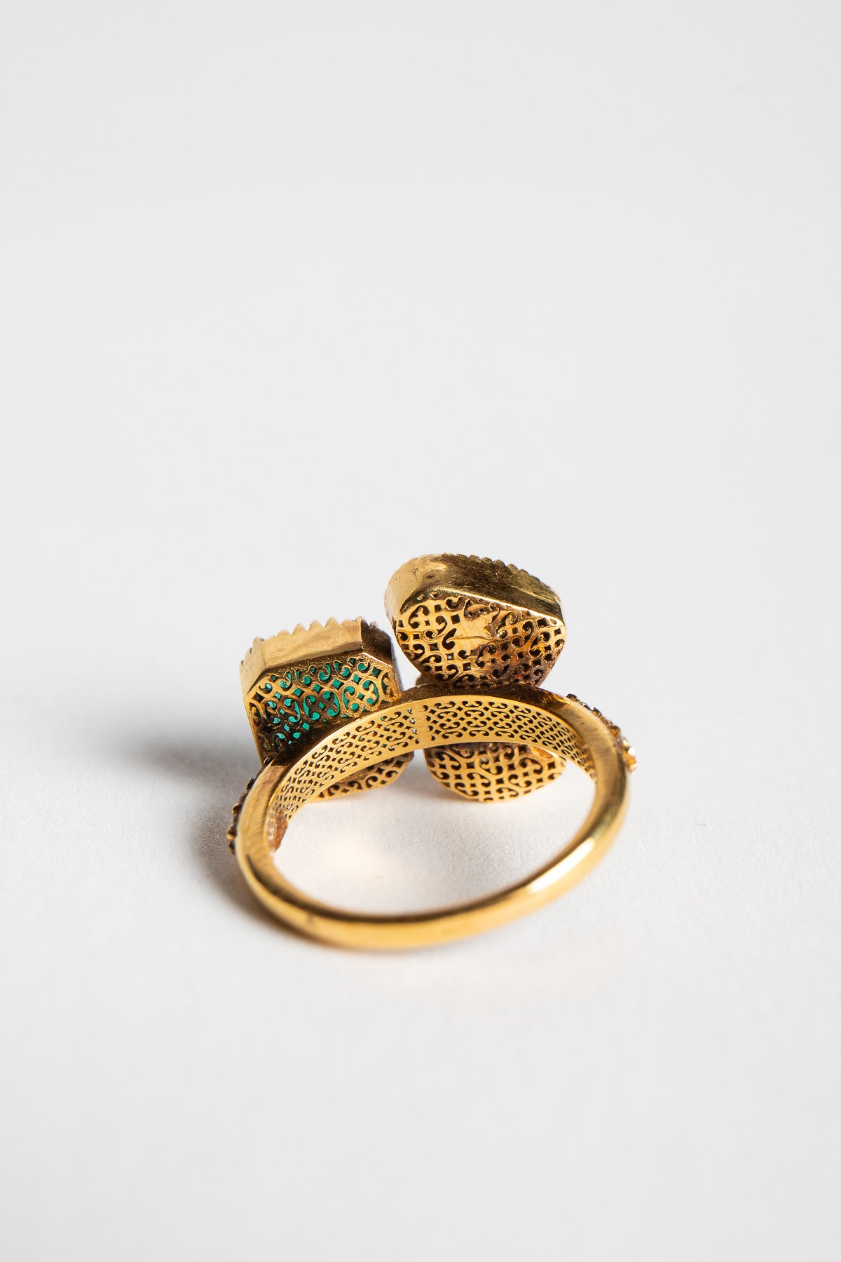 AMRAPALI LONDON | YELLOW GOLD EMERALD & DIAMOND RING