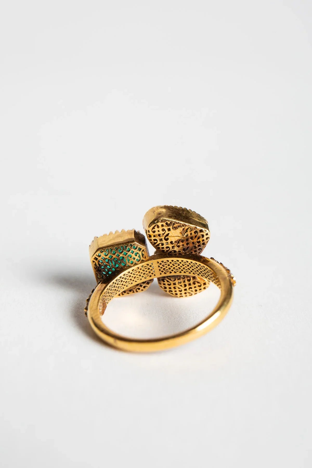 AMRAPALI LONDON | YELLOW GOLD EMERALD & DIAMOND RING