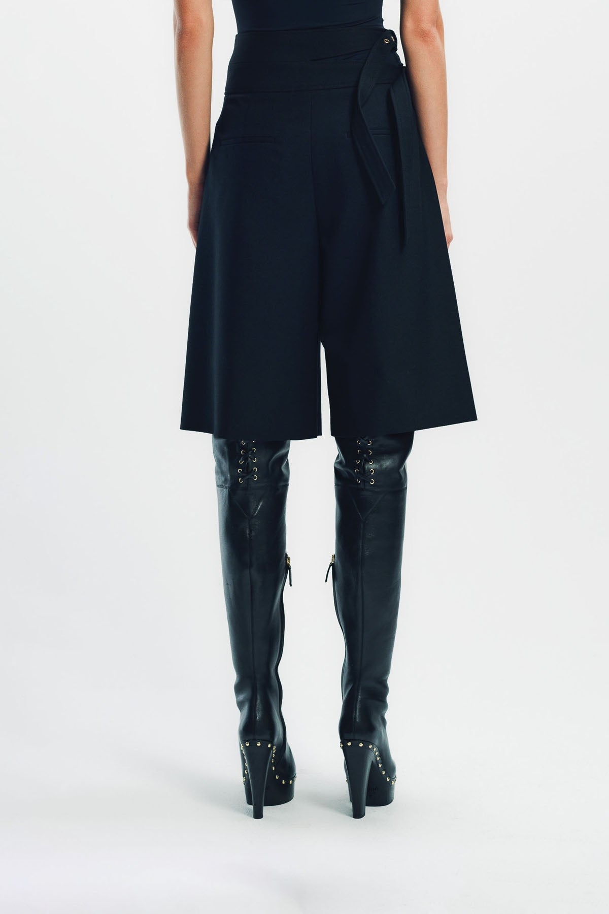 CHLOÉ | WOOL BELTED SHORTS