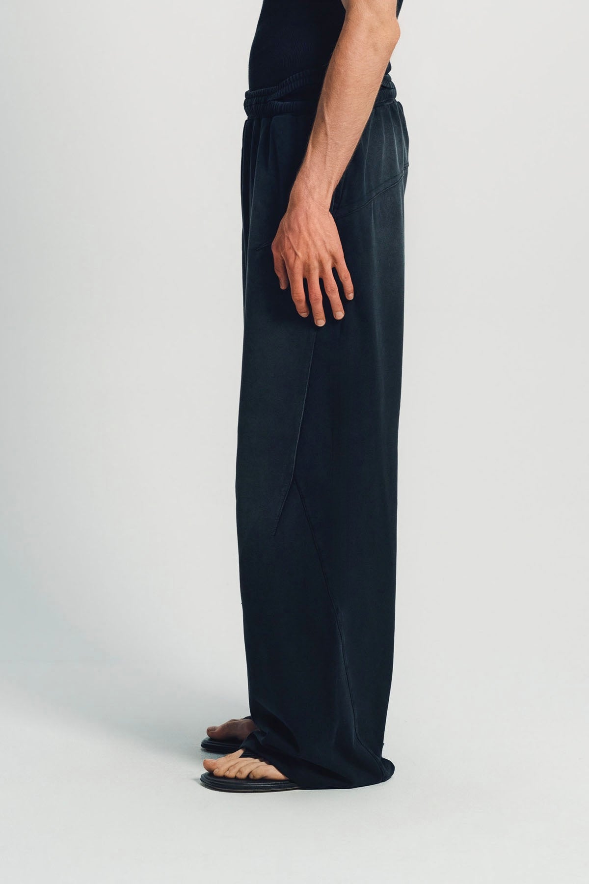LOUIS GABRIEL NOUCHI | SUNWASH COTTON ASYMMETRICAL OPENING JOGGERS