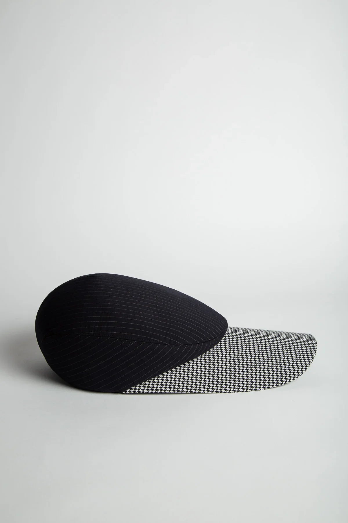 COMME DES GARCONS HOMME PLUS | OVERSIZED HAT