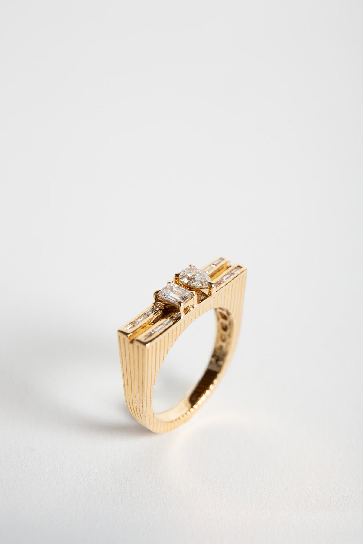 LORAIDA | BLADE EMERALD & PEAR BAGUETTE RING