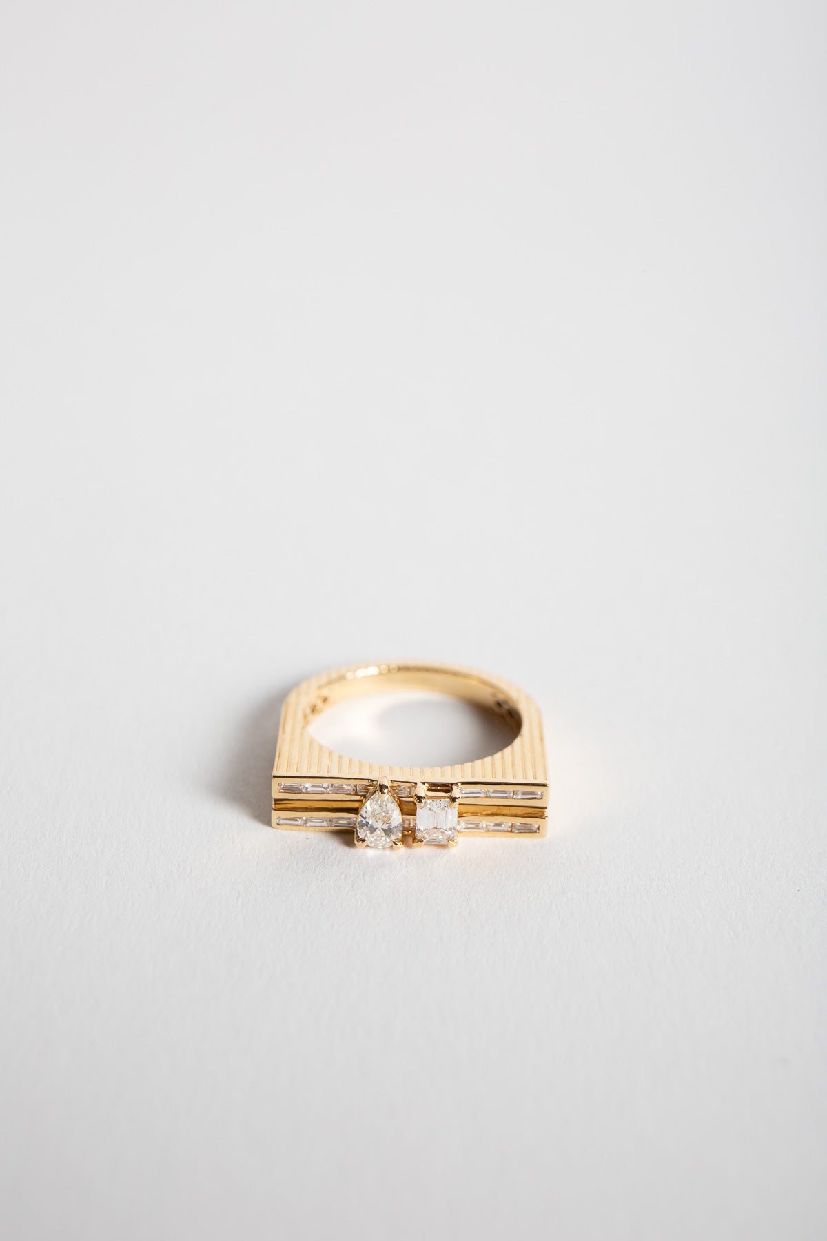 LORAIDA | BLADE EMERALD & PEAR BAGUETTE RING