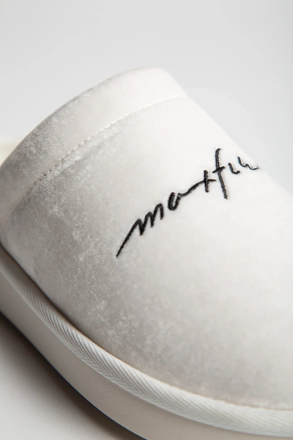 MAXFIELD PRIVATE COLLECTION | WHITE MAXFIELD SLIPPERS