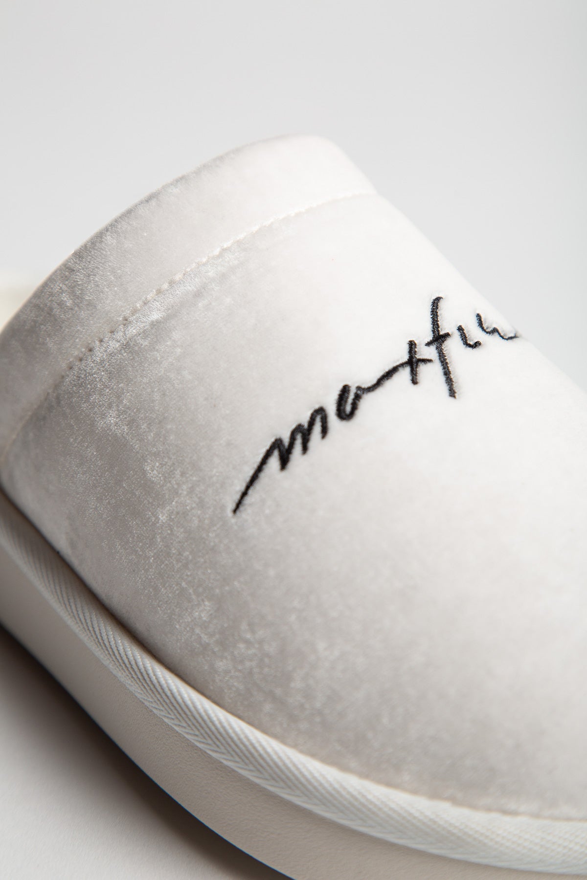 MAXFIELD PRIVATE COLLECTION | WHITE MAXFIELD SLIPPERS