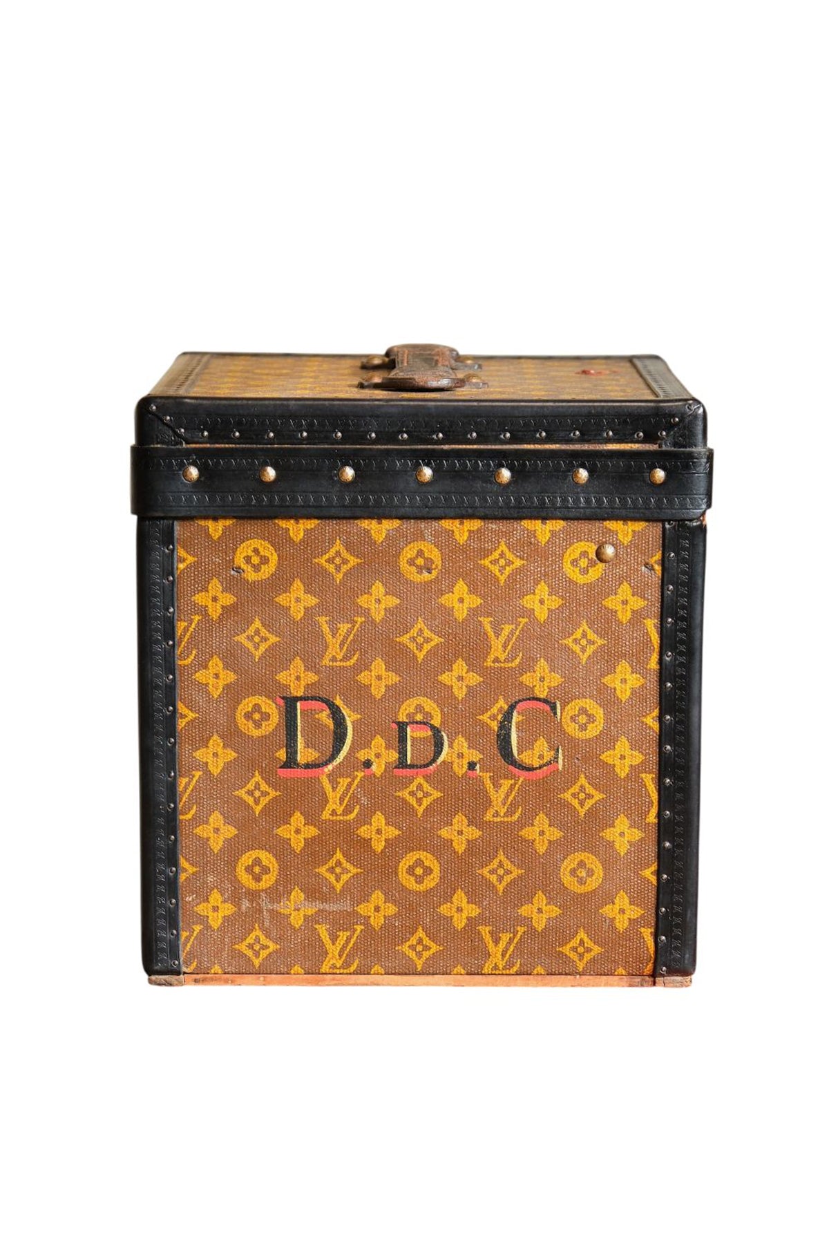 BAGGAGE COLLECTION | LOUIS VUITTON HATS TRUNK C.1910