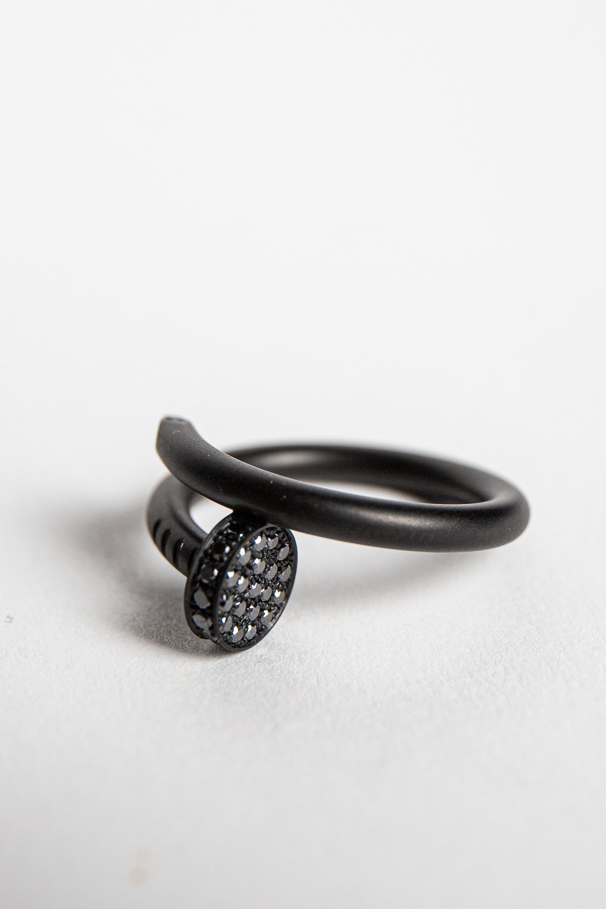 CARTIER | 18K YELLOW GOLD, DIAMOND NAIL RING