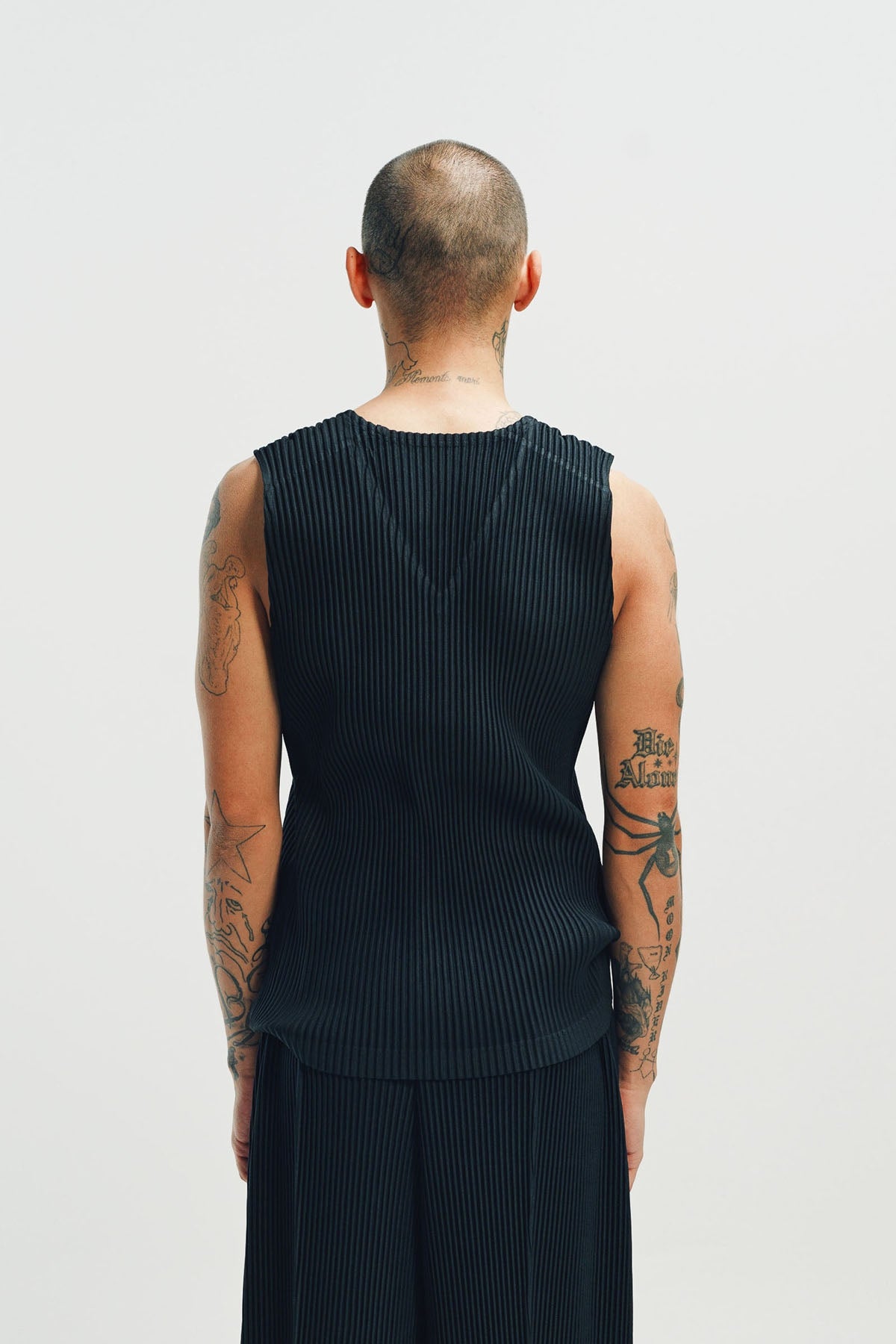 HOMME PLISSÉ ISSEY MIYAKE | BASICS TANK