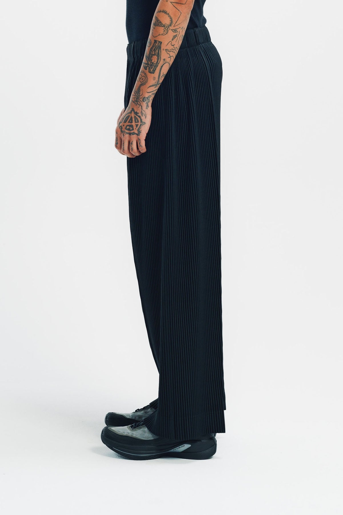 HOMME PLISSÉ ISSEY MIYAKE | PLEATED PANTS