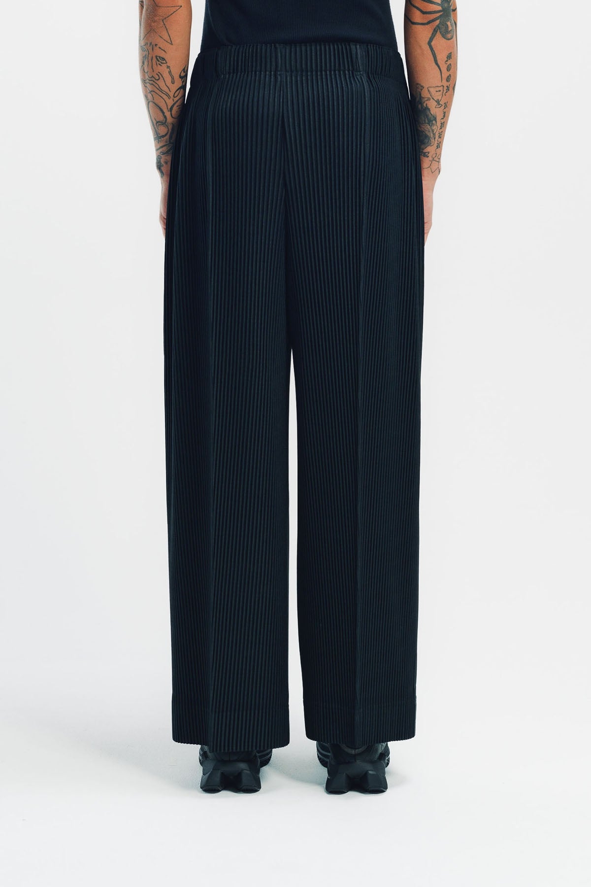 HOMME PLISSÉ ISSEY MIYAKE | PLEATED PANTS