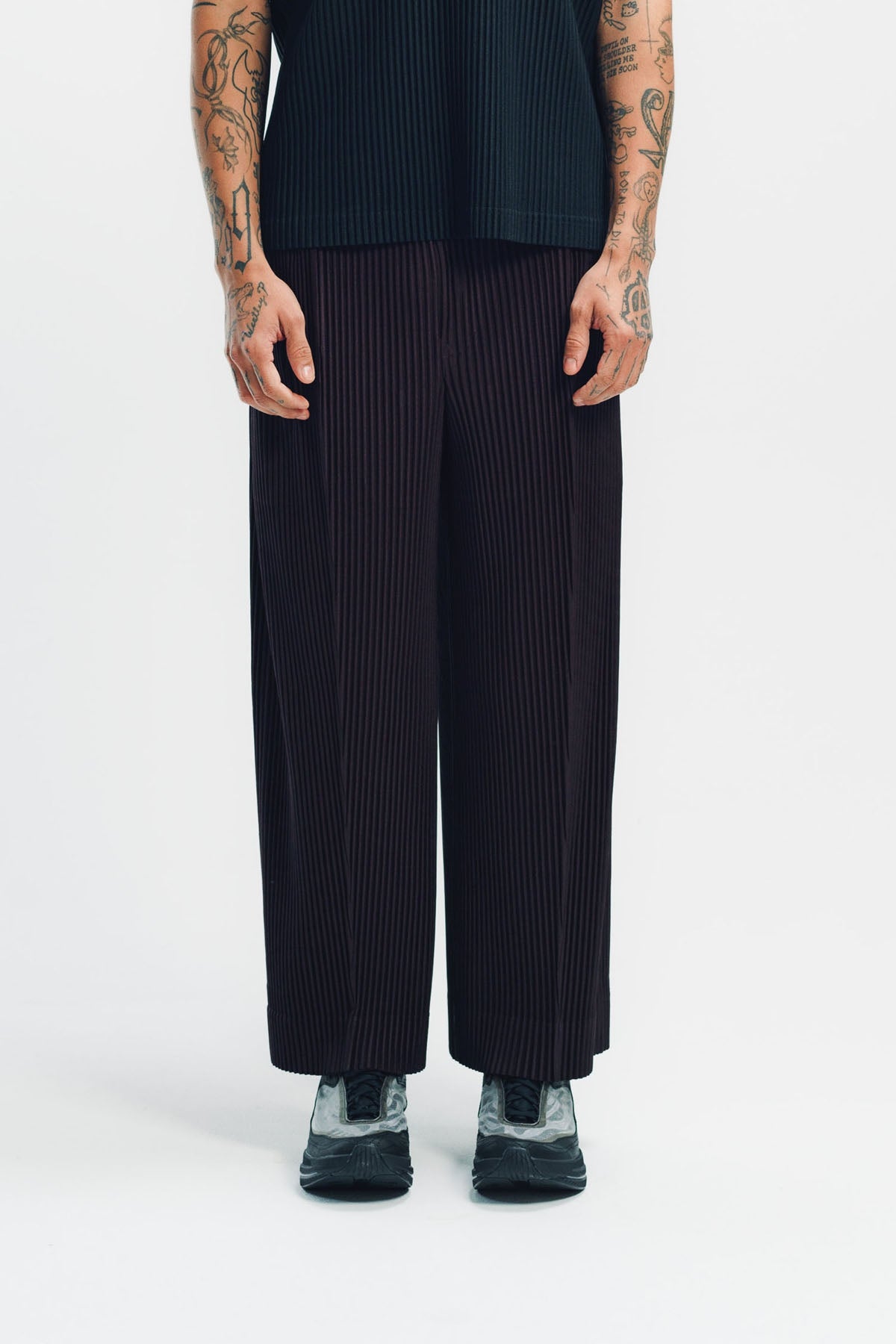 HOMME PLISSÉ ISSEY MIYAKE | PLEATED PANTS
