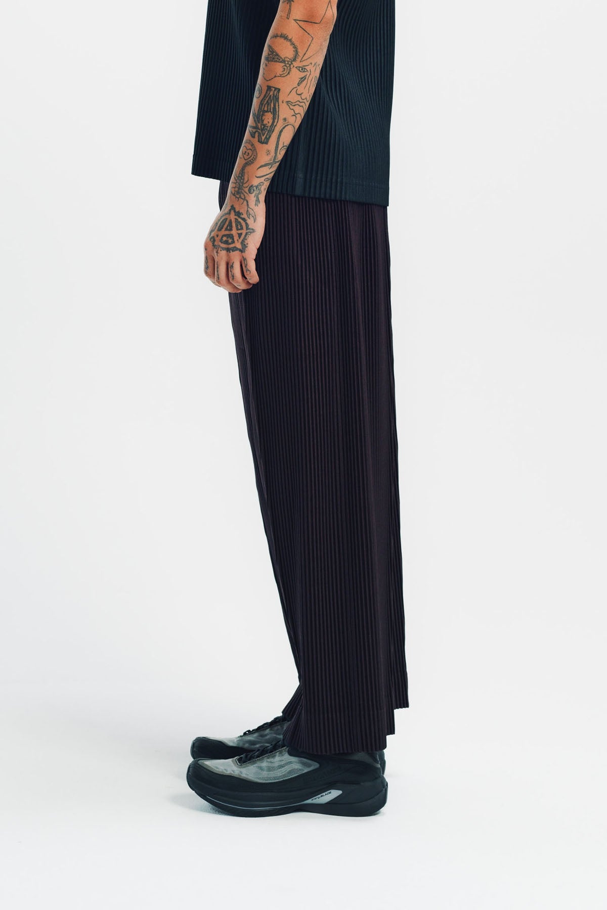HOMME PLISSÉ ISSEY MIYAKE | PLEATED PANTS