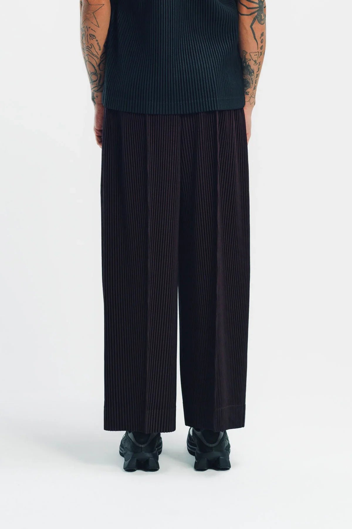 HOMME PLISSÉ ISSEY MIYAKE | PLEATED PANTS