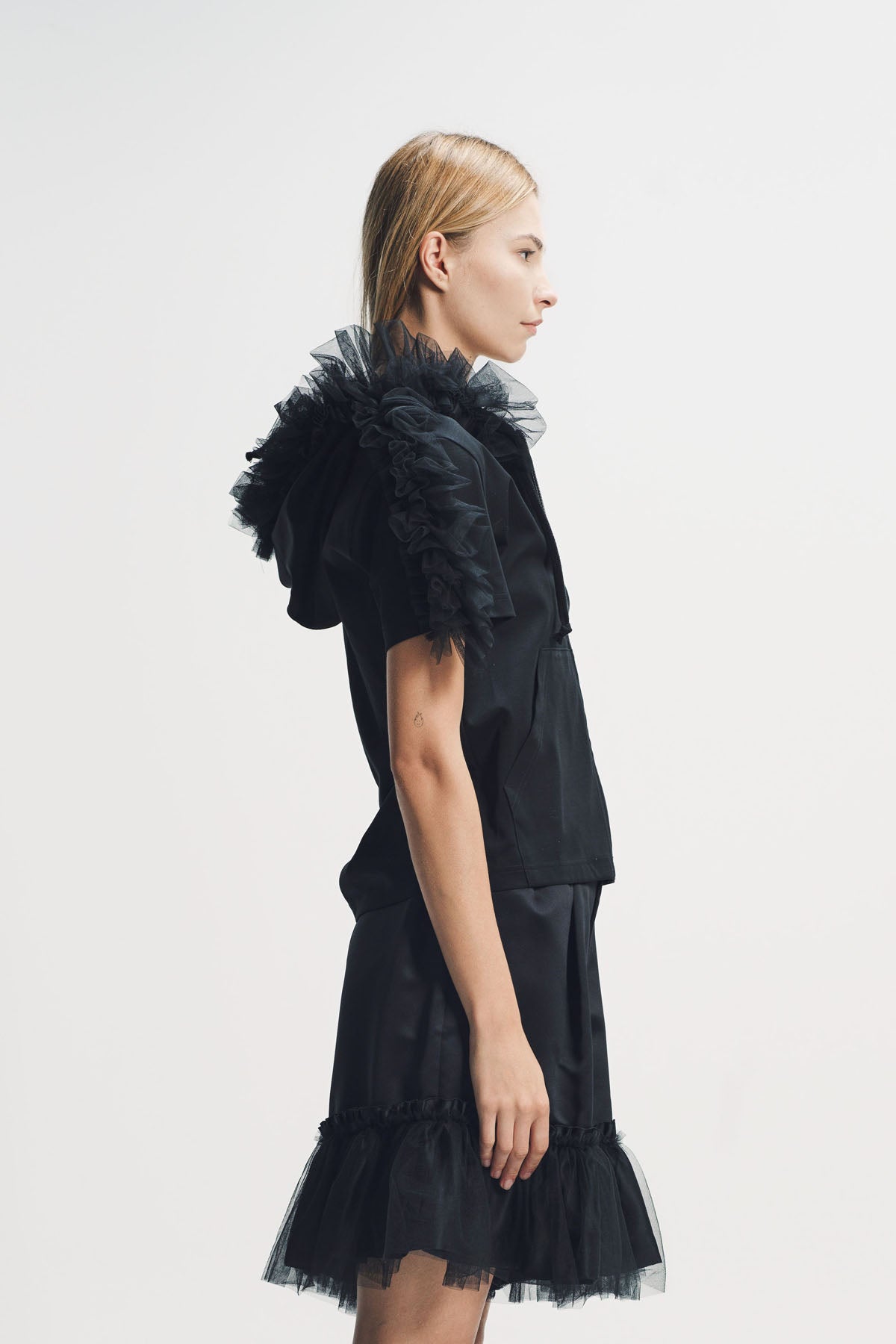 Noir Kei Ninomiya | Zip Tulle Short Sleeve Hoodie