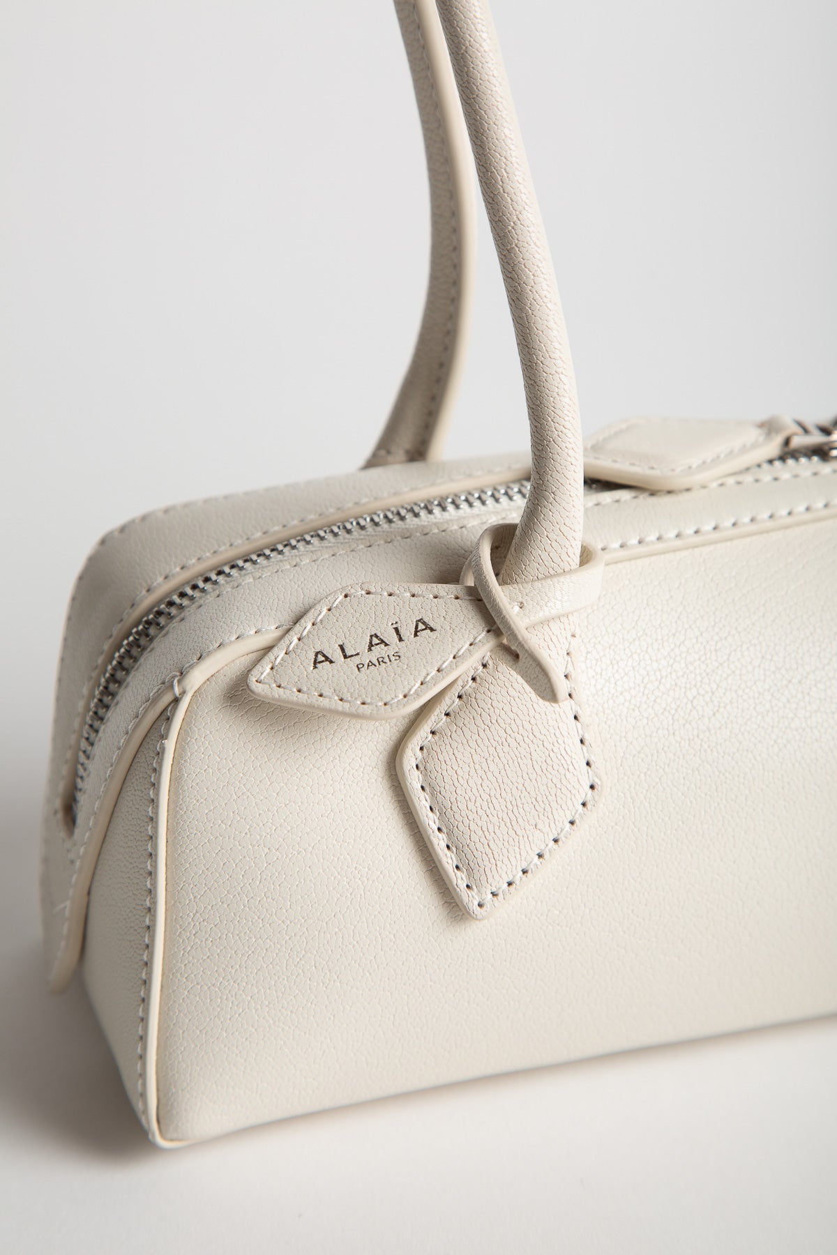 Alaïa | Le Teckel Small Bag in Leather