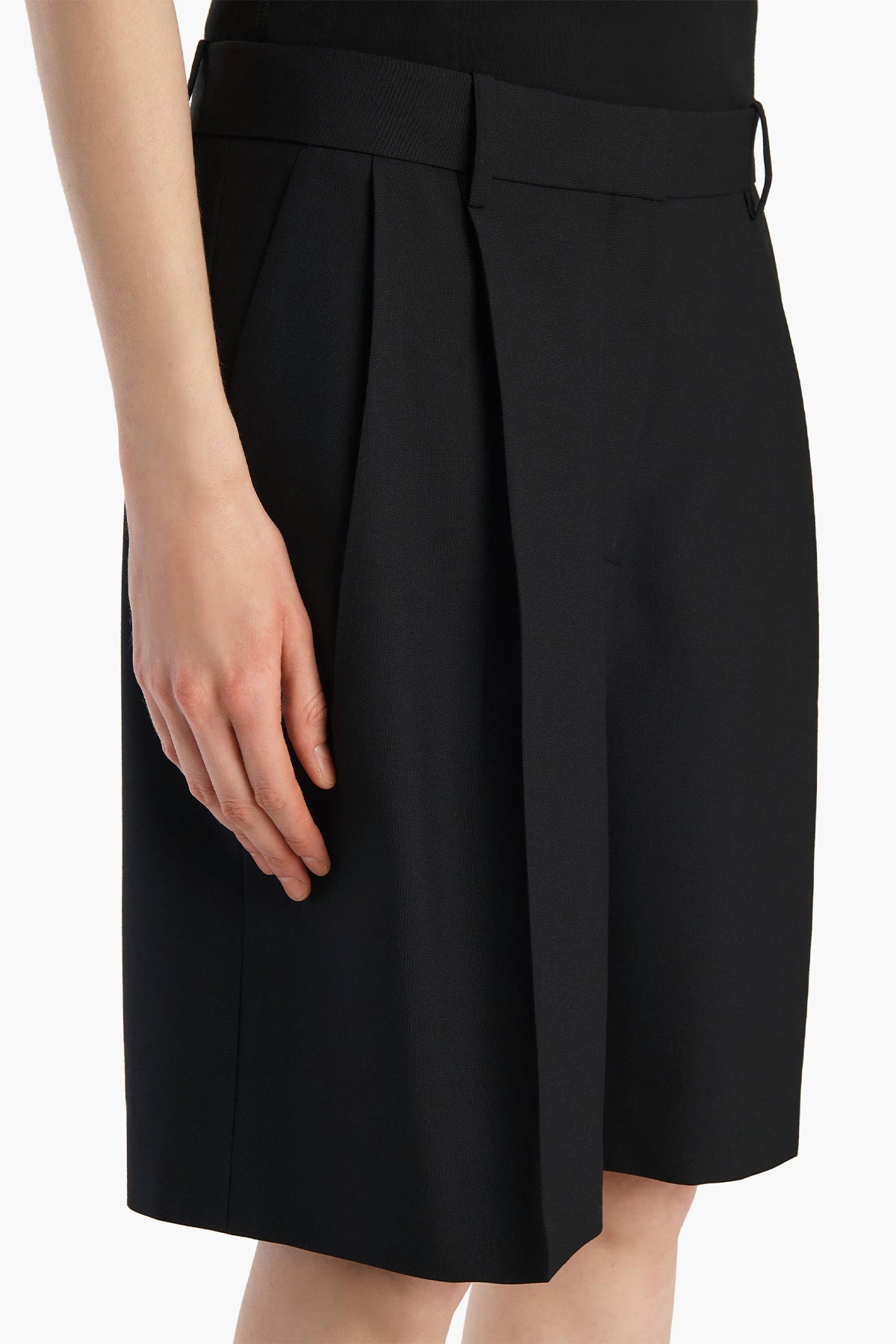 Khaite | Auggie Short in Black Wool
