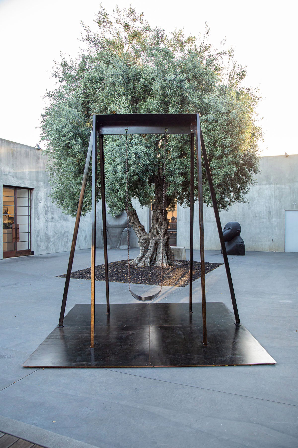 ENFANTS RICHES DÉPRIMÉS | ONLY CHILD SWING SET